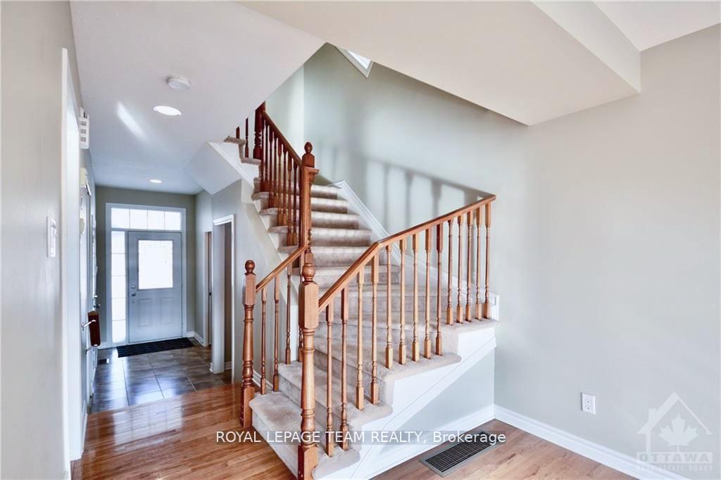 Photo 9 of 234 Tandalee Crescent, Ottawa, Kanata - Emerald Meadows/Trailwest — HOMEH