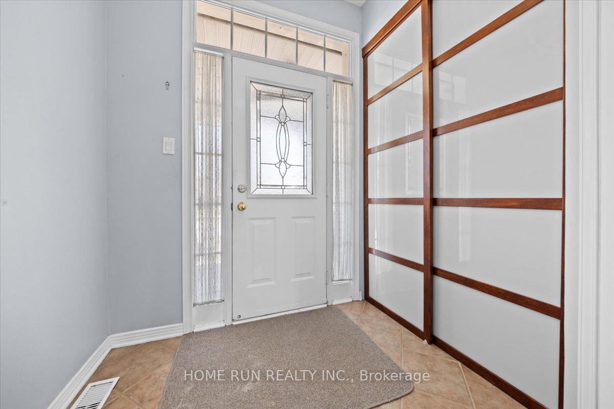 Photo 3 of 113 Gray Crescent, Ottawa, Kanata - Beaverbrook — HOMEH