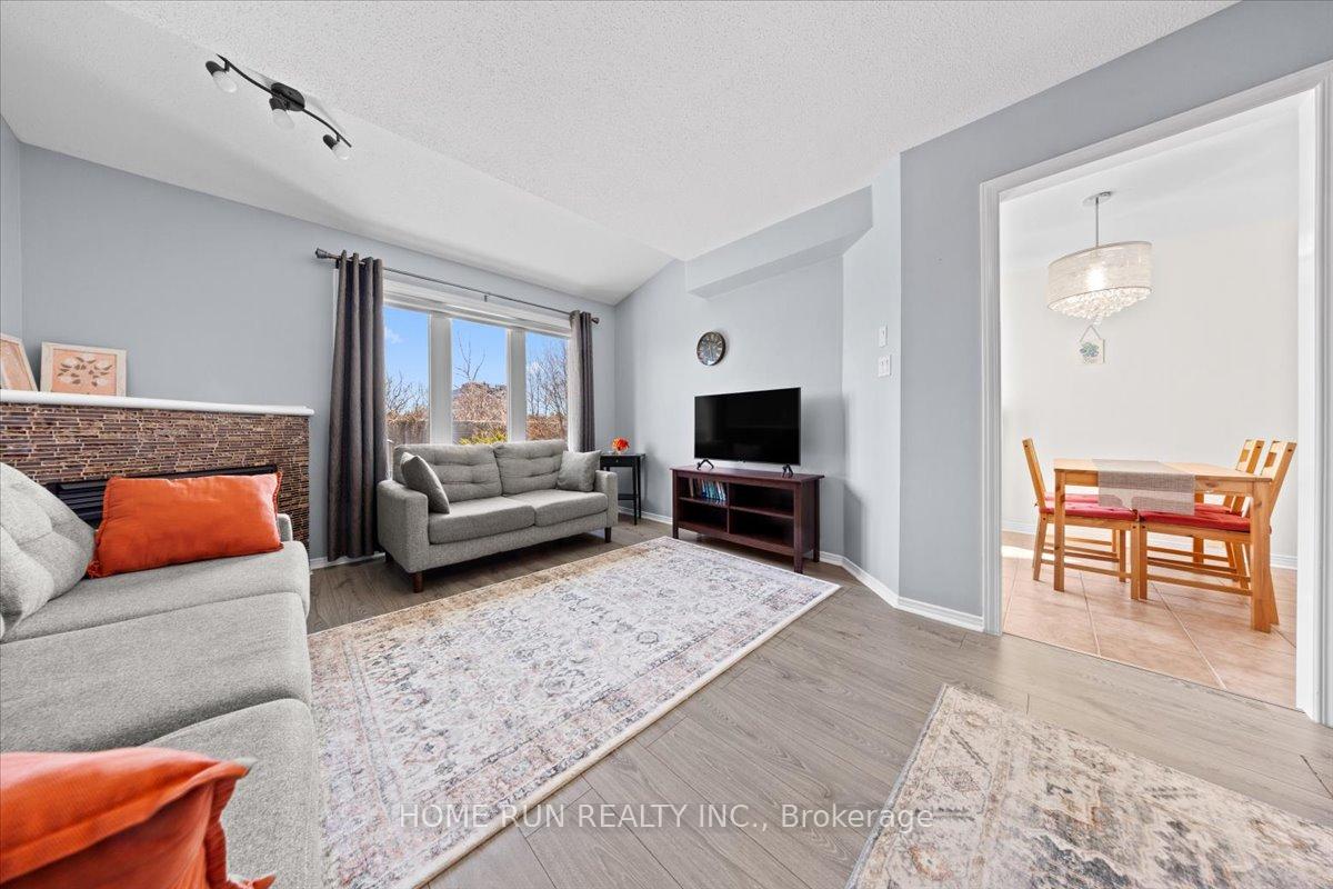 Photo 9 of 113 Gray Crescent, Ottawa, Kanata - Beaverbrook — HOMEH