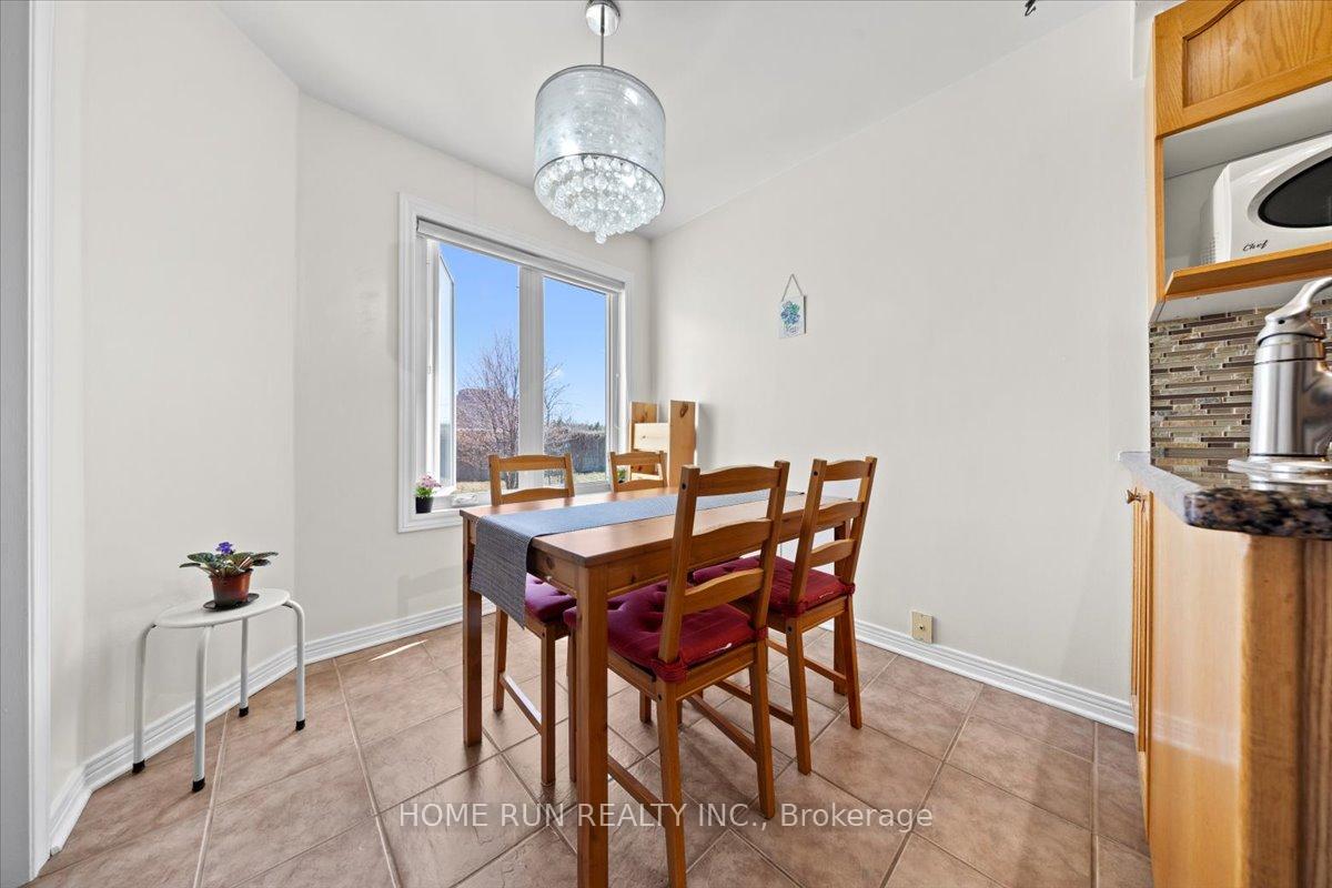 Photo 12 of 113 Gray Crescent, Ottawa, Kanata - Beaverbrook — HOMEH
