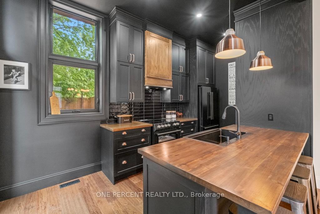 Photo 10 of 143 Catharine Street N, Hamilton, Beasley — HOMEH