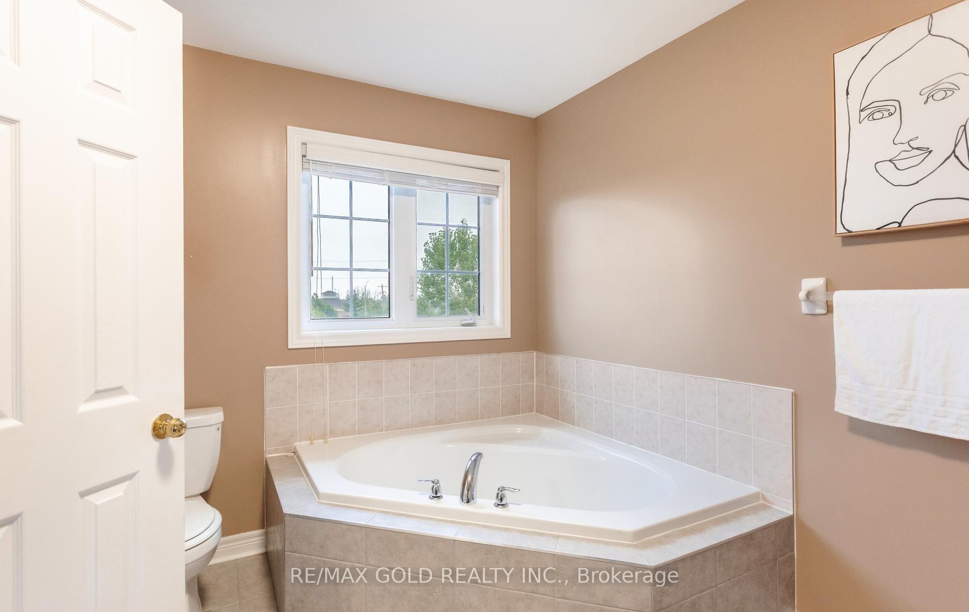 Photo 34 of 408 Bessborough Drive, Milton, Harrison — HOMEH