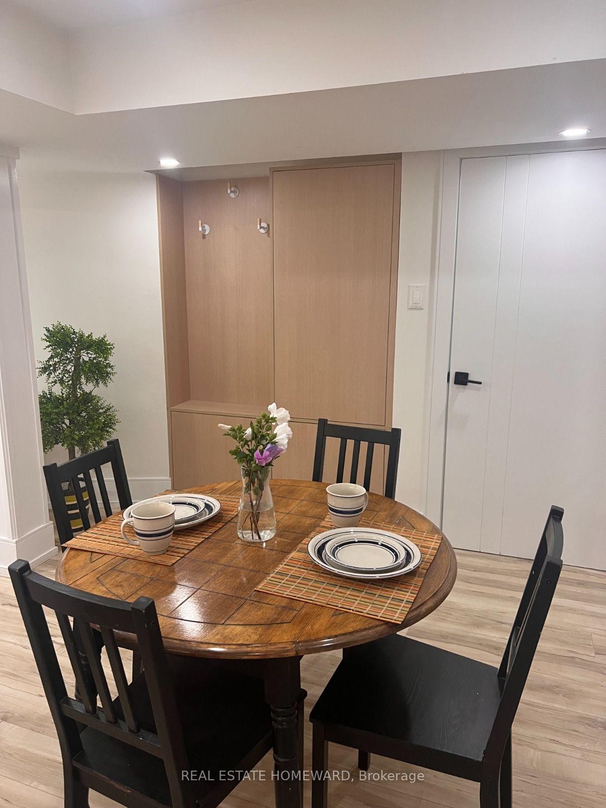 Photo 3 of Unit Lower, 11 Whitefaulds Road, Vaughan, Maple — HOMEH