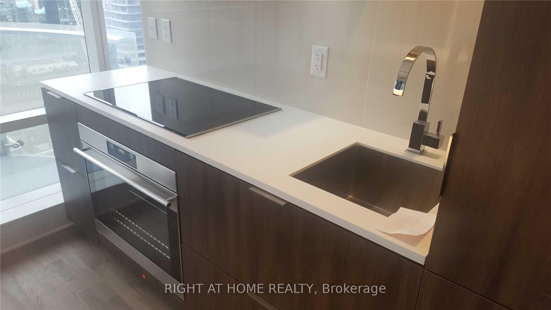 Photo 5 of Unit 2703, 1 Bloor Street E, Toronto, Church-Yonge Corridor — HOMEH