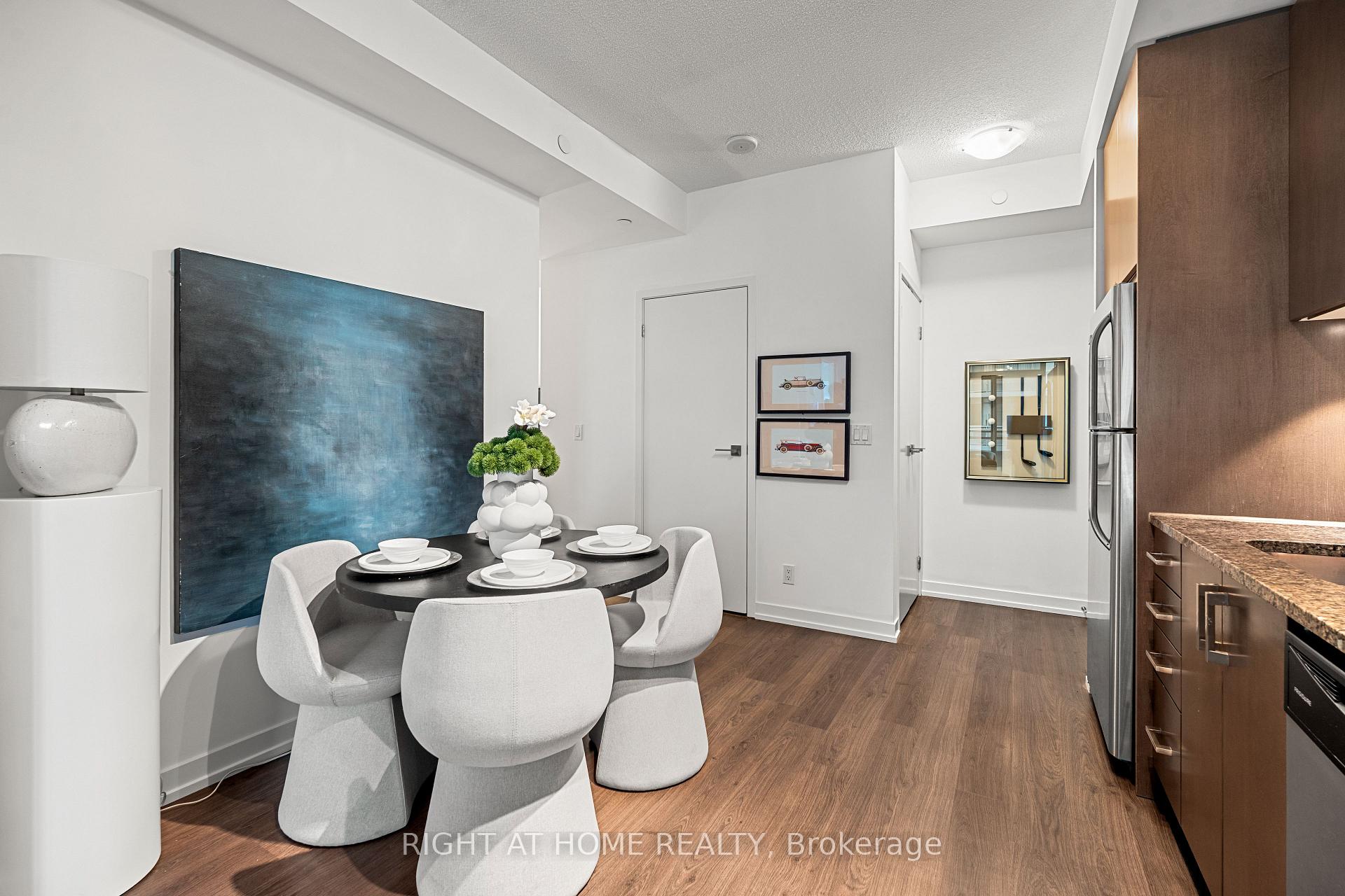 Photo 8 of Unit 2306, 89 Dunfield Avenue, Toronto, Mount Pleasant West — HOMEH