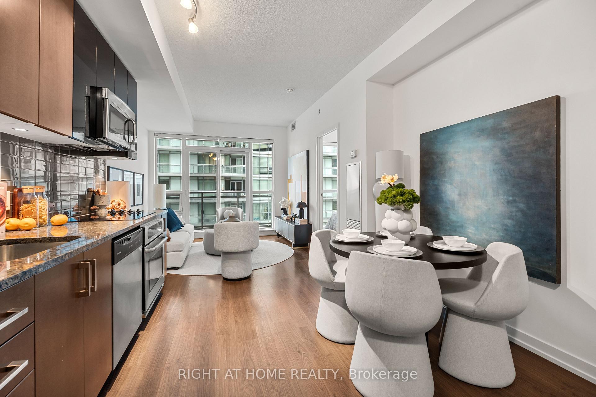 Photo 9 of Unit 2306, 89 Dunfield Avenue, Toronto, Mount Pleasant West — HOMEH