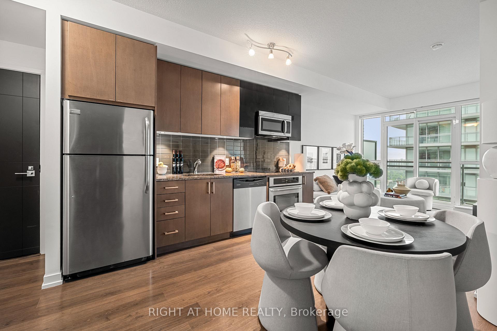 Photo 10 of Unit 2306, 89 Dunfield Avenue, Toronto, Mount Pleasant West — HOMEH
