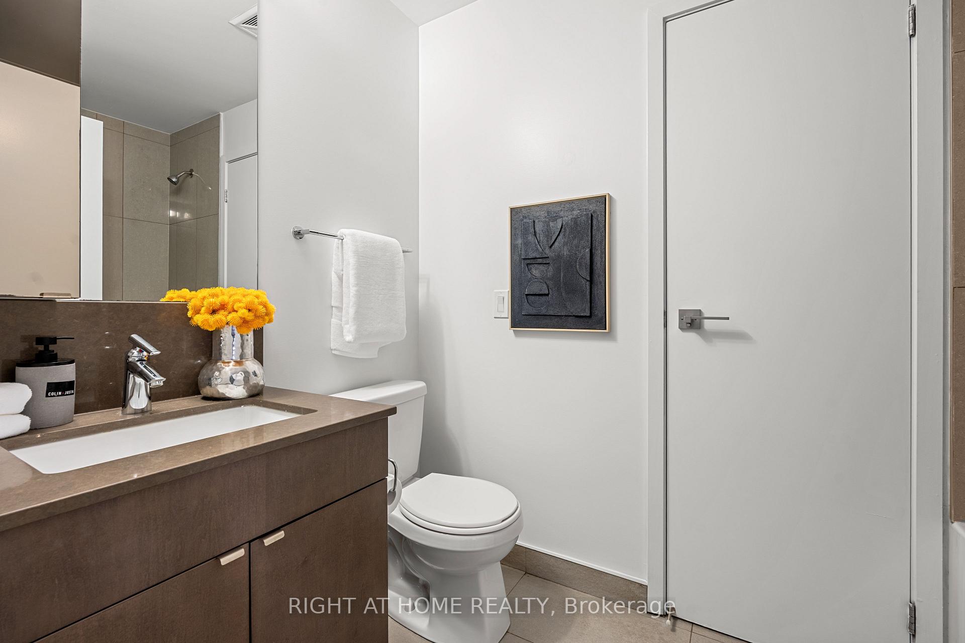Photo 12 of Unit 2306, 89 Dunfield Avenue, Toronto, Mount Pleasant West — HOMEH