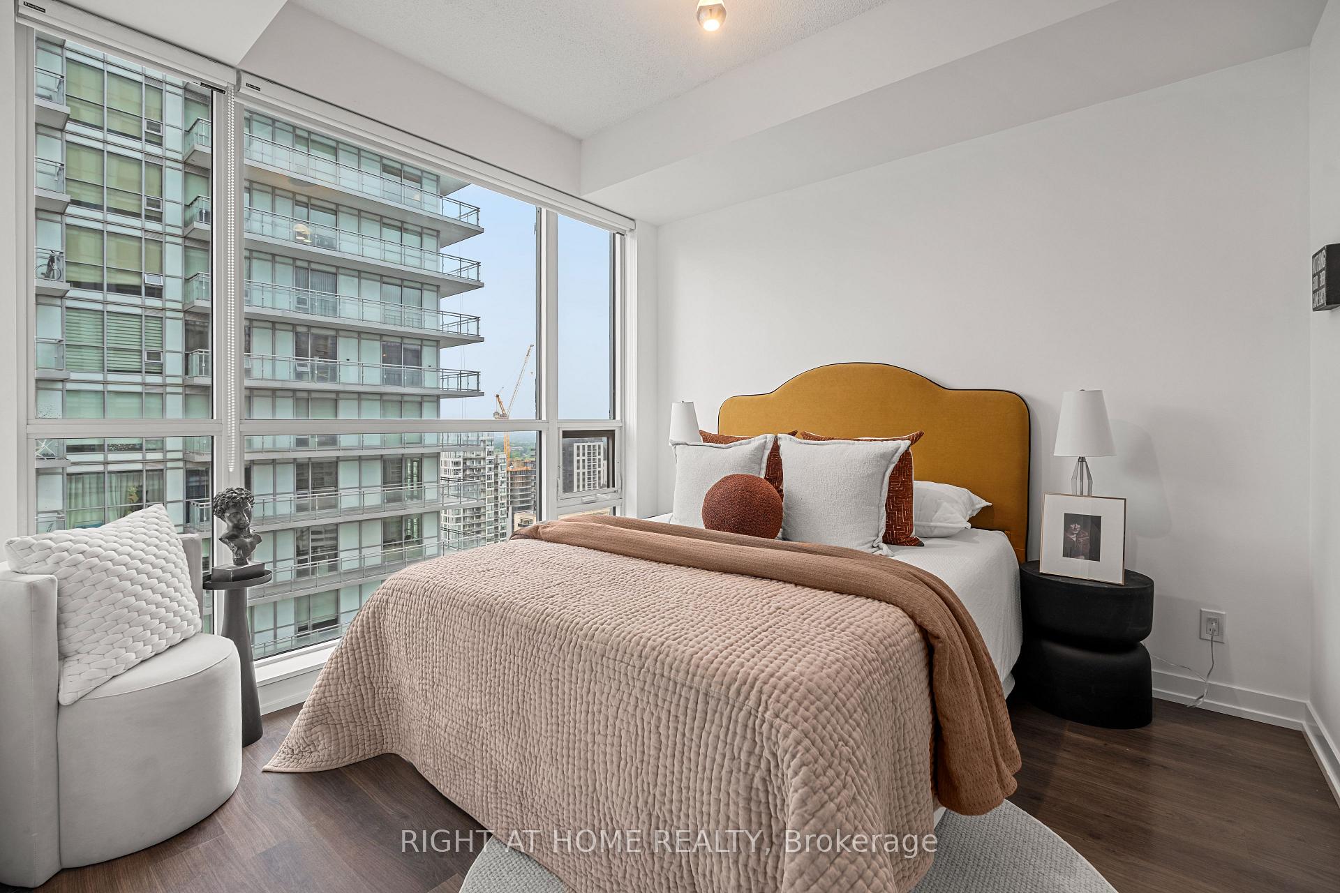 Photo 13 of Unit 2306, 89 Dunfield Avenue, Toronto, Mount Pleasant West — HOMEH