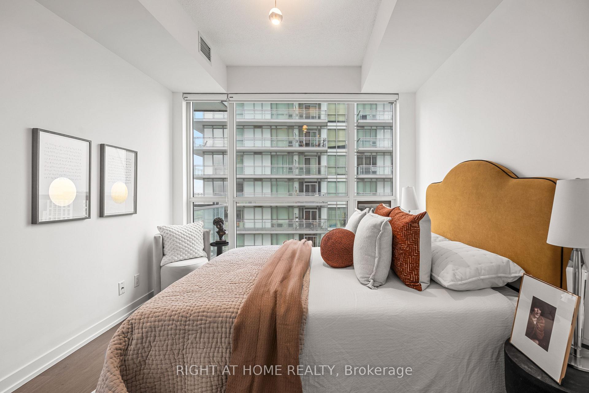 Photo 14 of Unit 2306, 89 Dunfield Avenue, Toronto, Mount Pleasant West — HOMEH