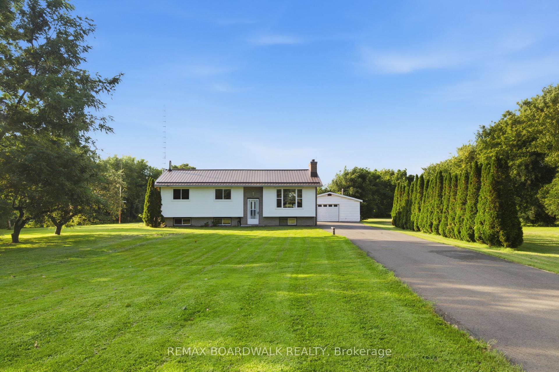Photo 1 of 2106 County Road 2, Edwardsburgh/Cardinal, Edwardsburgh/Cardinal Twp — HOMEH