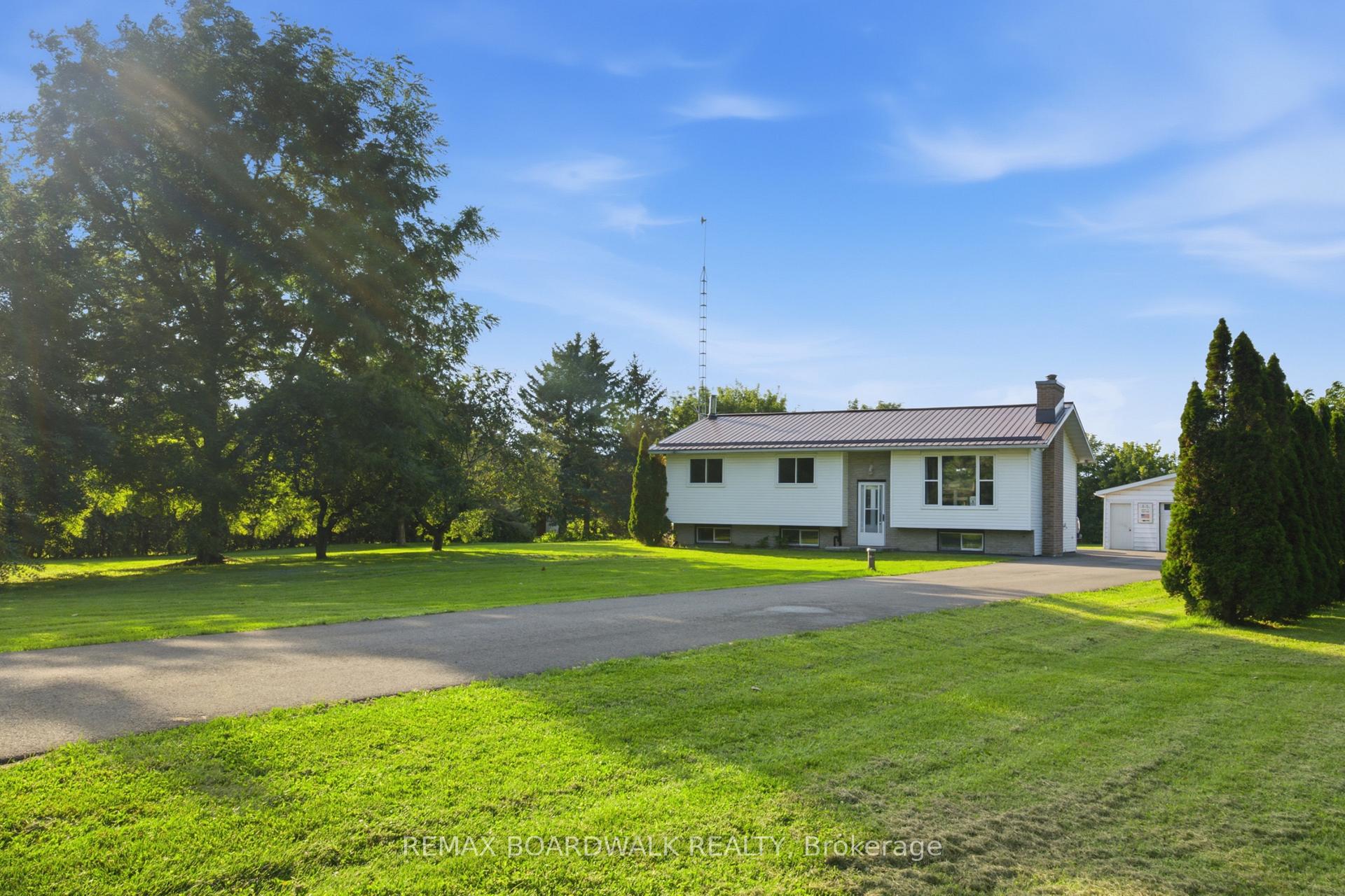 Photo 2 of 2106 County Road 2, Edwardsburgh/Cardinal, Edwardsburgh/Cardinal Twp — HOMEH