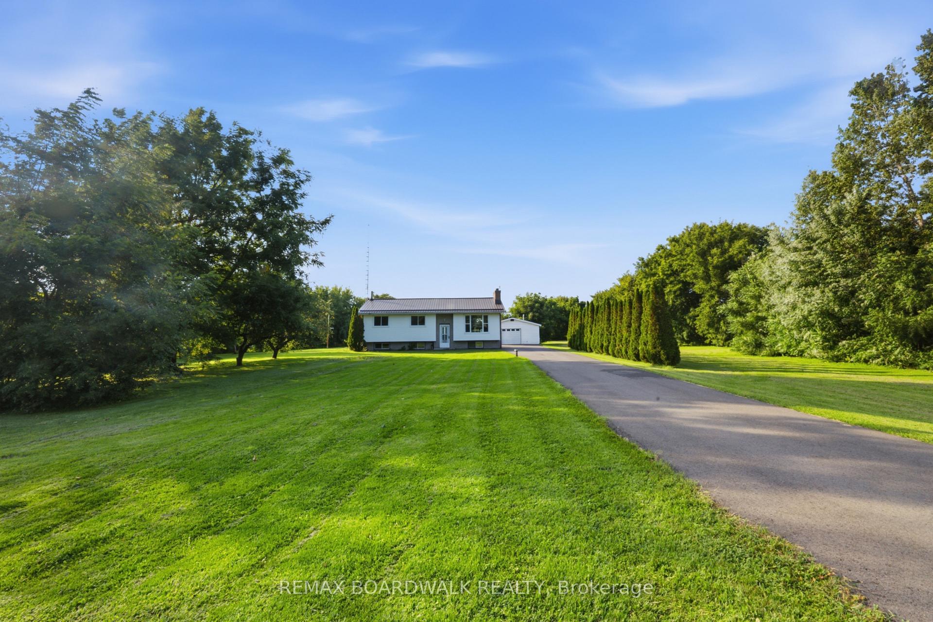 Photo 3 of 2106 County Road 2, Edwardsburgh/Cardinal, Edwardsburgh/Cardinal Twp — HOMEH