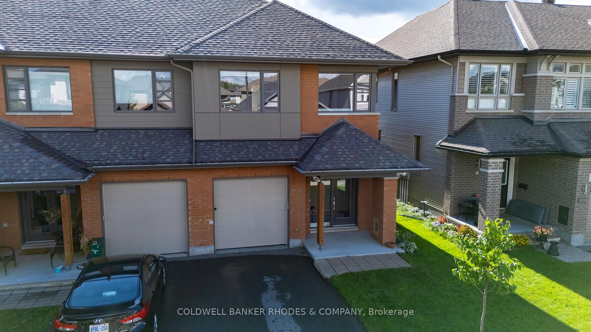 Photo 1 of 806 Carnelian Crescent, Ottawa, Riverside South/Gloucester Glen — HOMEH