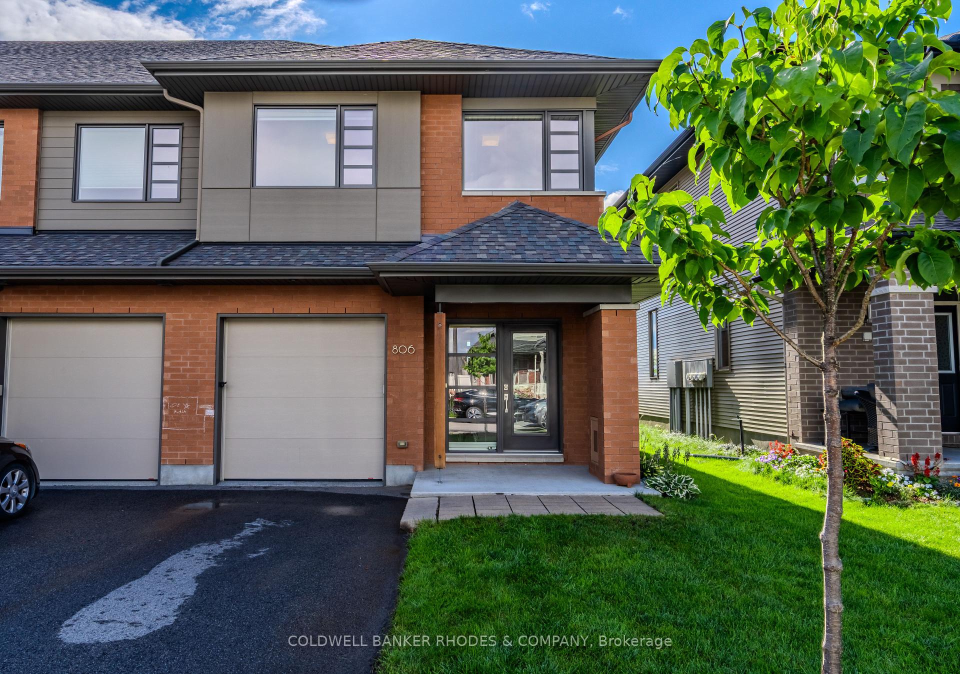 Photo 2 of 806 Carnelian Crescent, Ottawa, Riverside South/Gloucester Glen — HOMEH