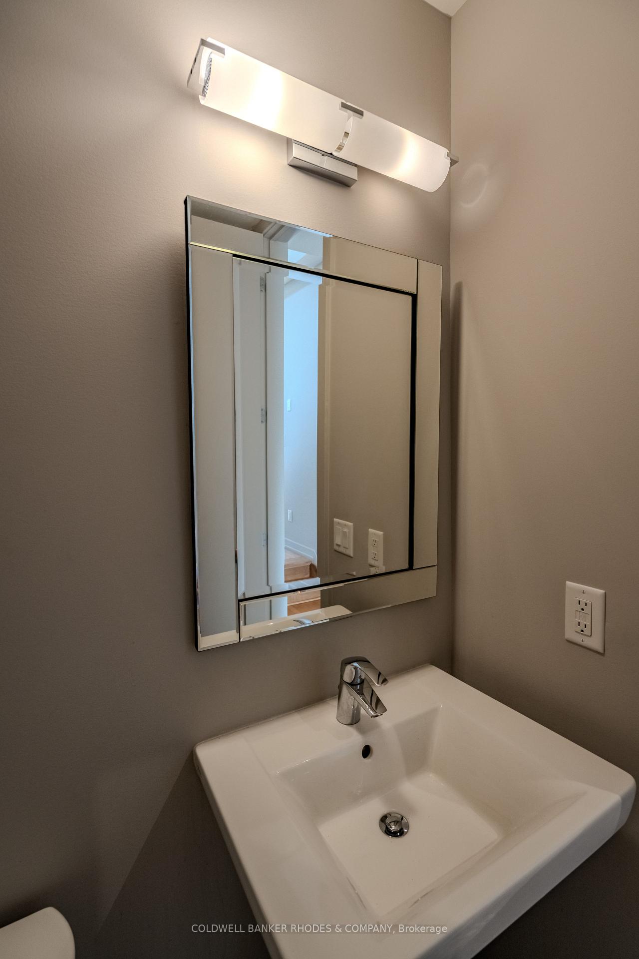 Photo 7 of 806 Carnelian Crescent, Ottawa, Riverside South/Gloucester Glen — HOMEH