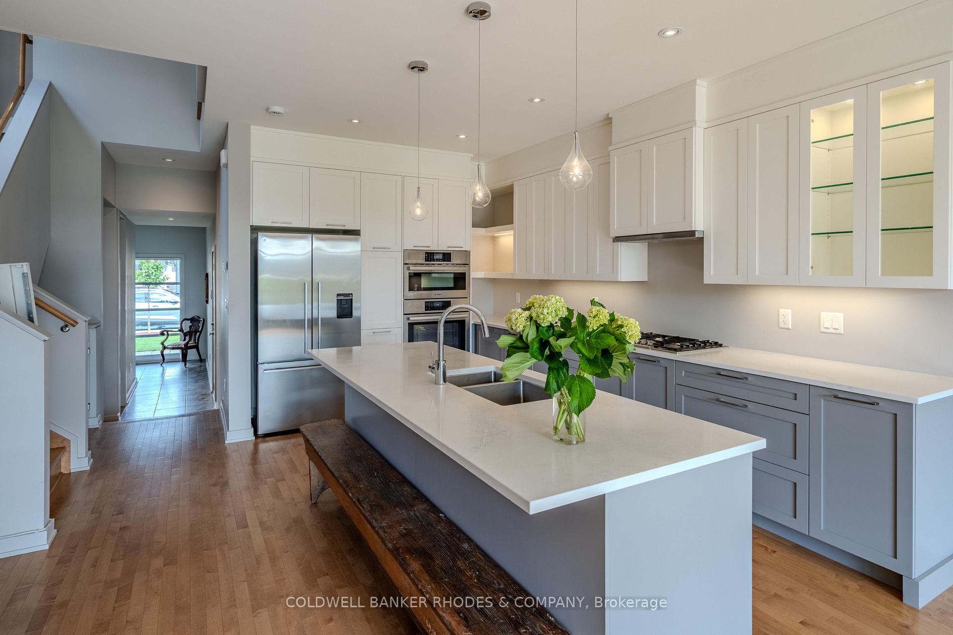 Photo 10 of 806 Carnelian Crescent, Ottawa, Riverside South/Gloucester Glen — HOMEH