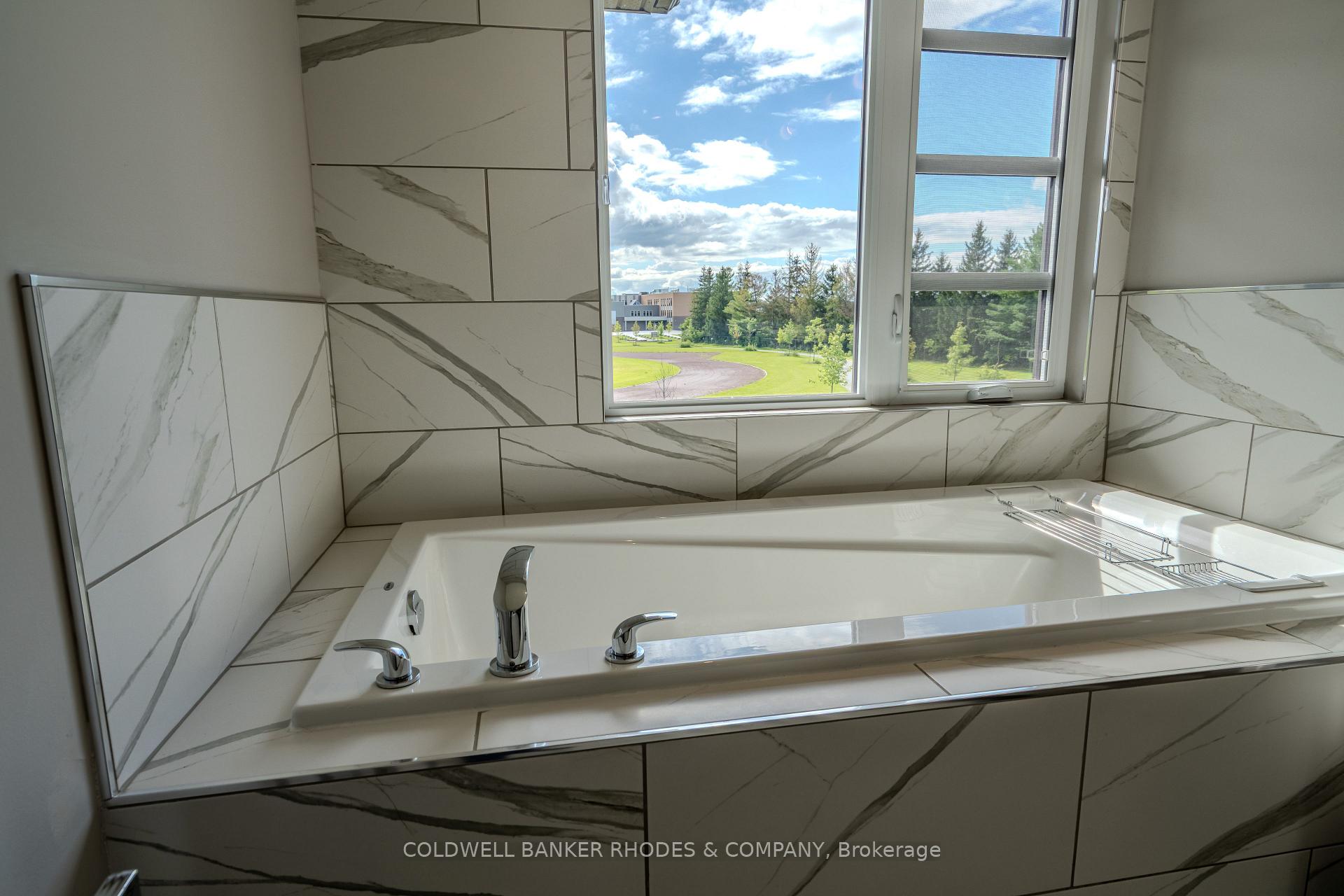Photo 31 of 806 Carnelian Crescent, Ottawa, Riverside South/Gloucester Glen — HOMEH