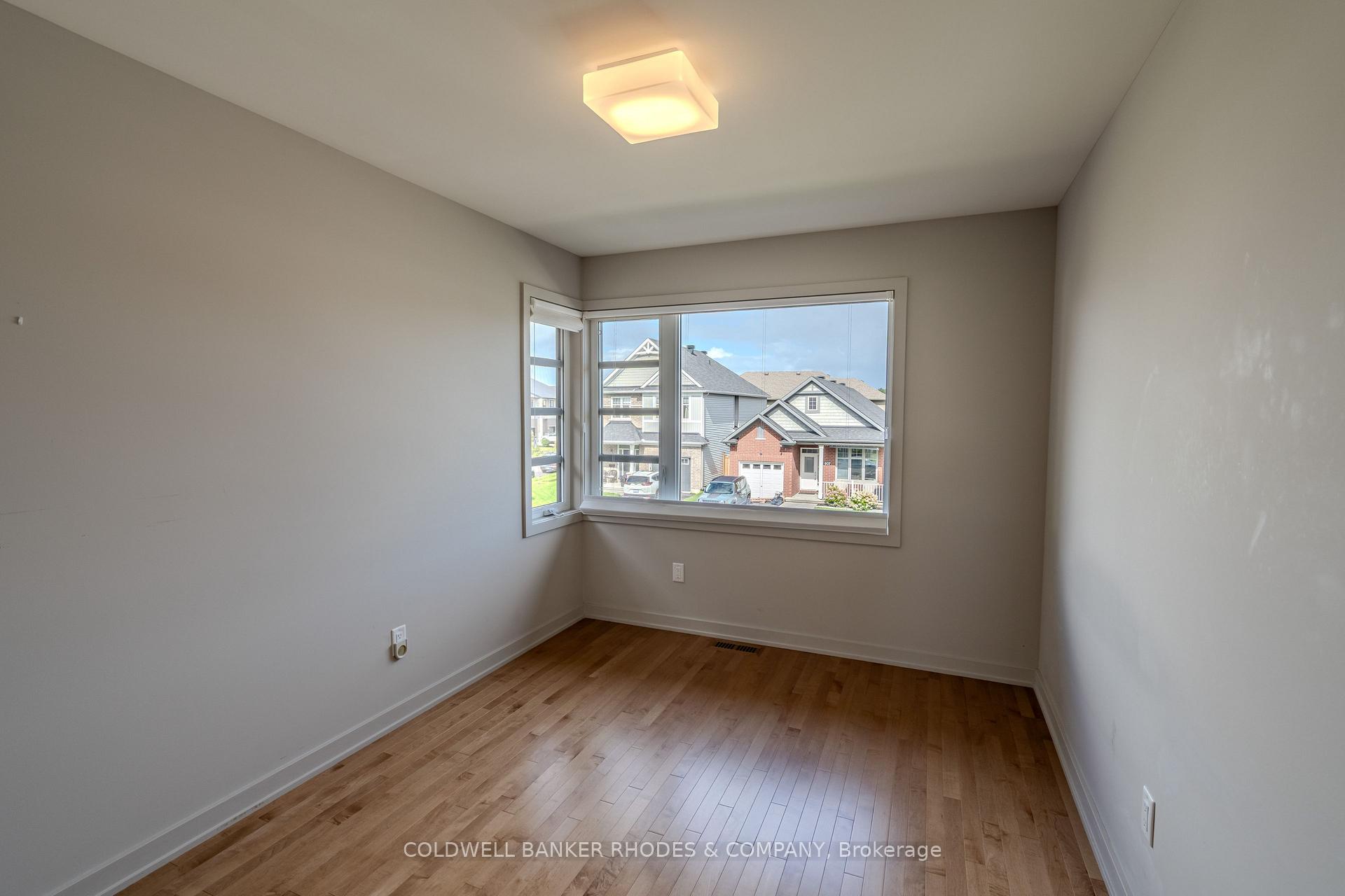 Photo 34 of 806 Carnelian Crescent, Ottawa, Riverside South/Gloucester Glen — HOMEH