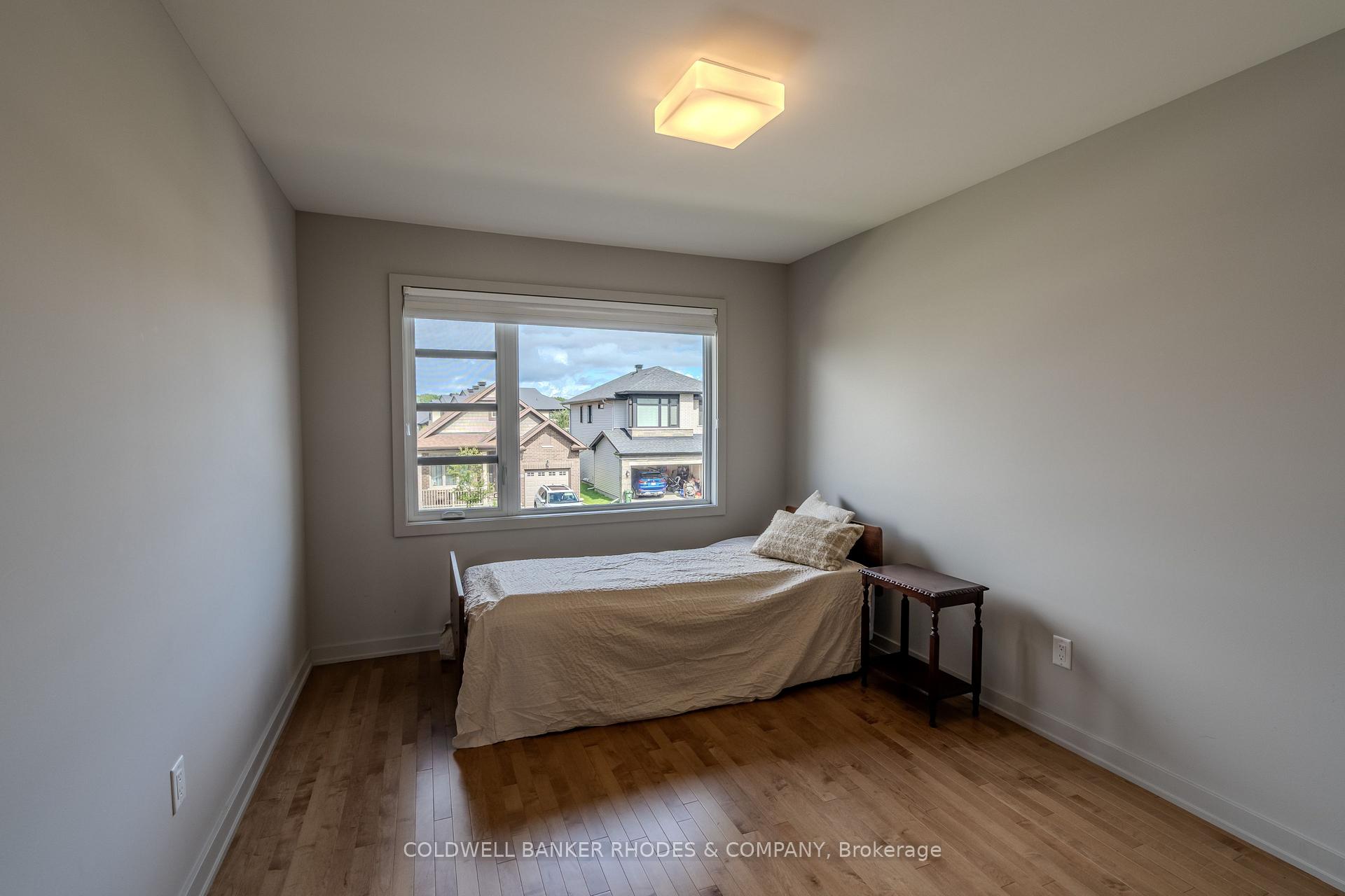 Photo 36 of 806 Carnelian Crescent, Ottawa, Riverside South/Gloucester Glen — HOMEH