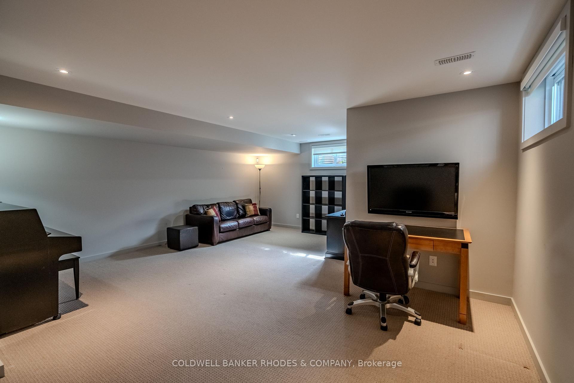 Photo 45 of 806 Carnelian Crescent, Ottawa, Riverside South/Gloucester Glen — HOMEH