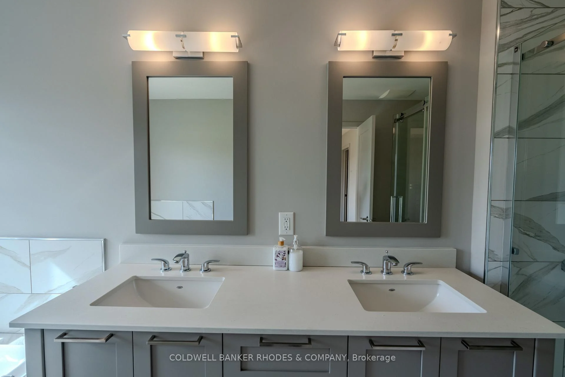 Photo 37 of 806 Carnelian Crescent, Ottawa, Riverside South/Gloucester Glen — HOMEH