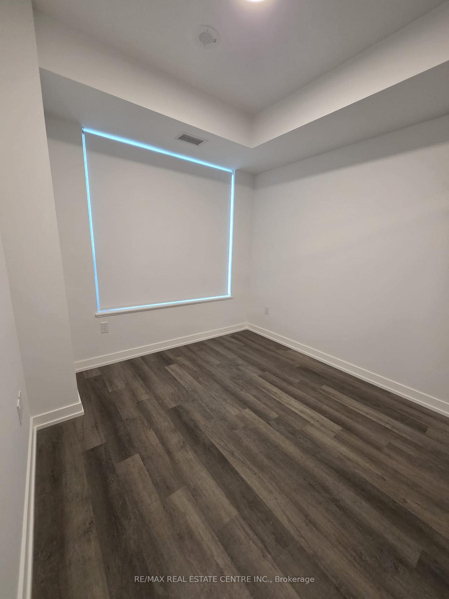 Photo 5 of Unit 507, 21 Meadowdale Road, Vaughan, Vaughan Corporate Centre — HOMEH