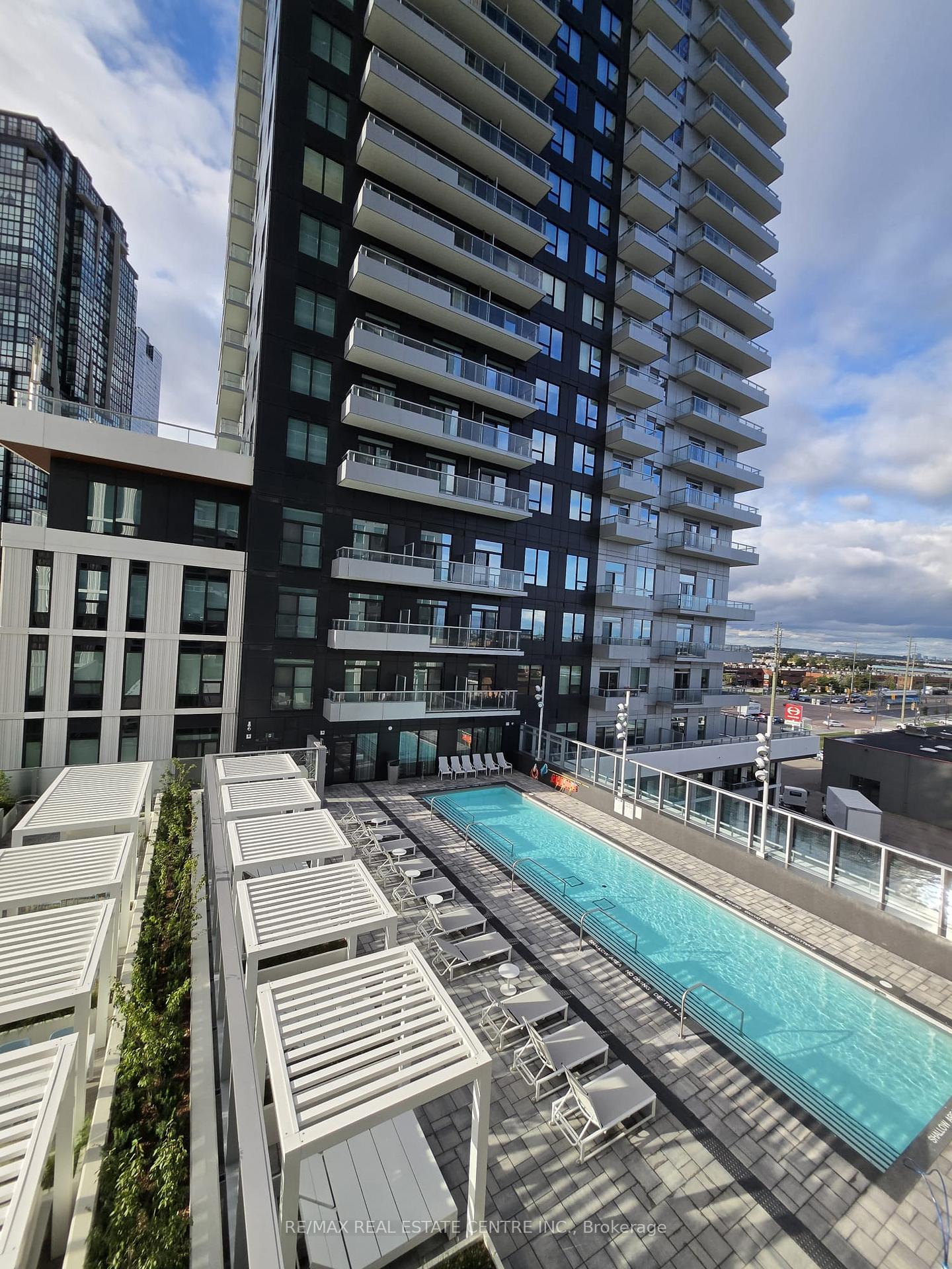 Photo 11 of Unit 507, 21 Meadowdale Road, Vaughan, Vaughan Corporate Centre — HOMEH