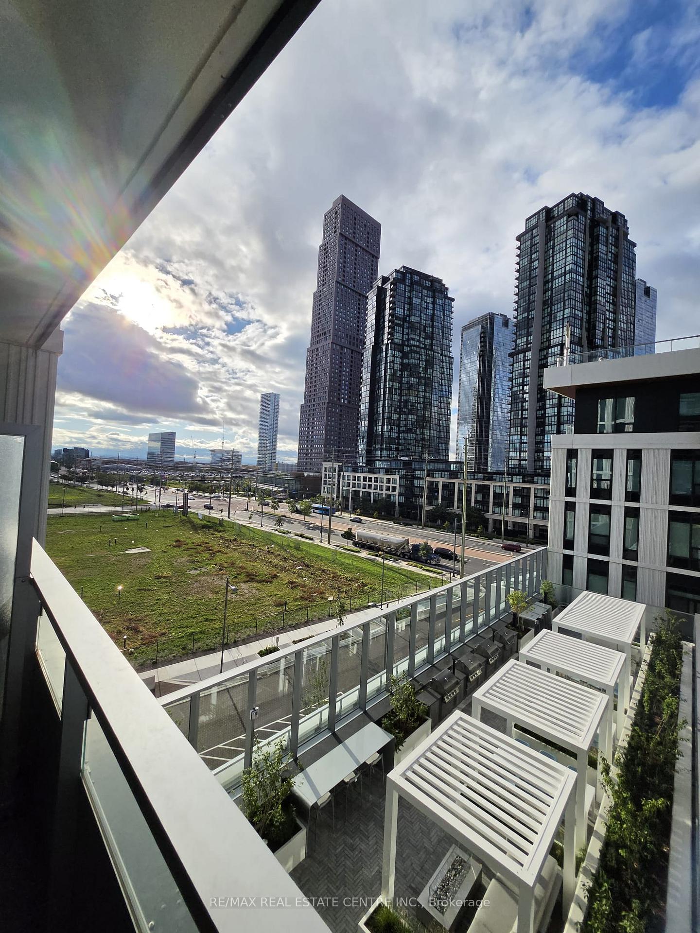 Photo 12 of Unit 507, 21 Meadowdale Road, Vaughan, Vaughan Corporate Centre — HOMEH