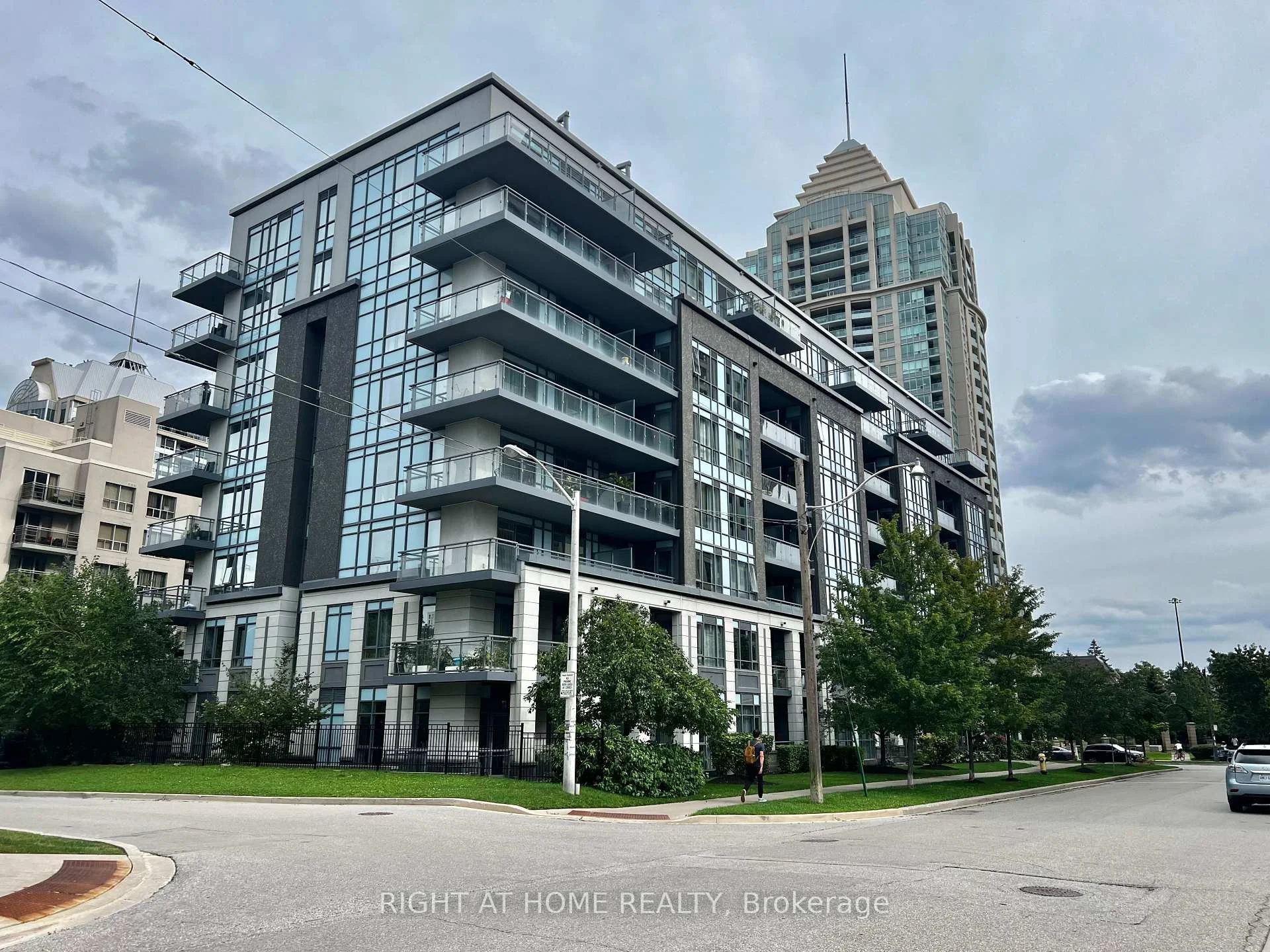 Front of Unit 106, 17 Kenaston Gardens