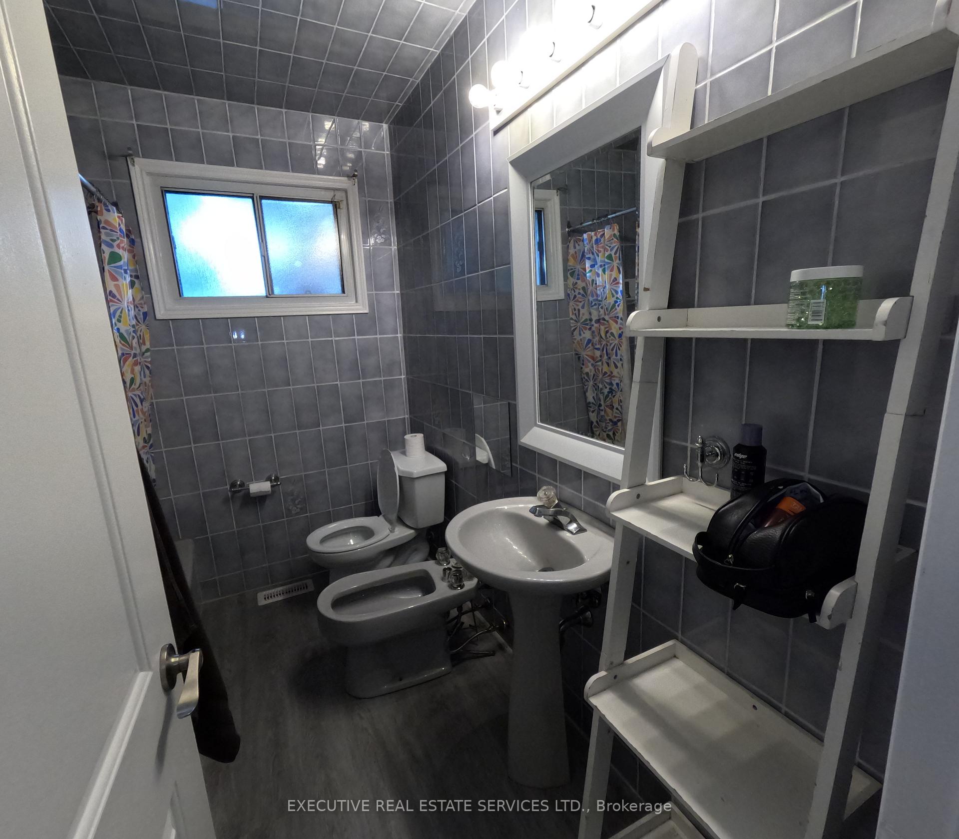 Photo 9 of 41 Ludgate Drive, Etobicoke, Rexdale-Kipling — HOMEH