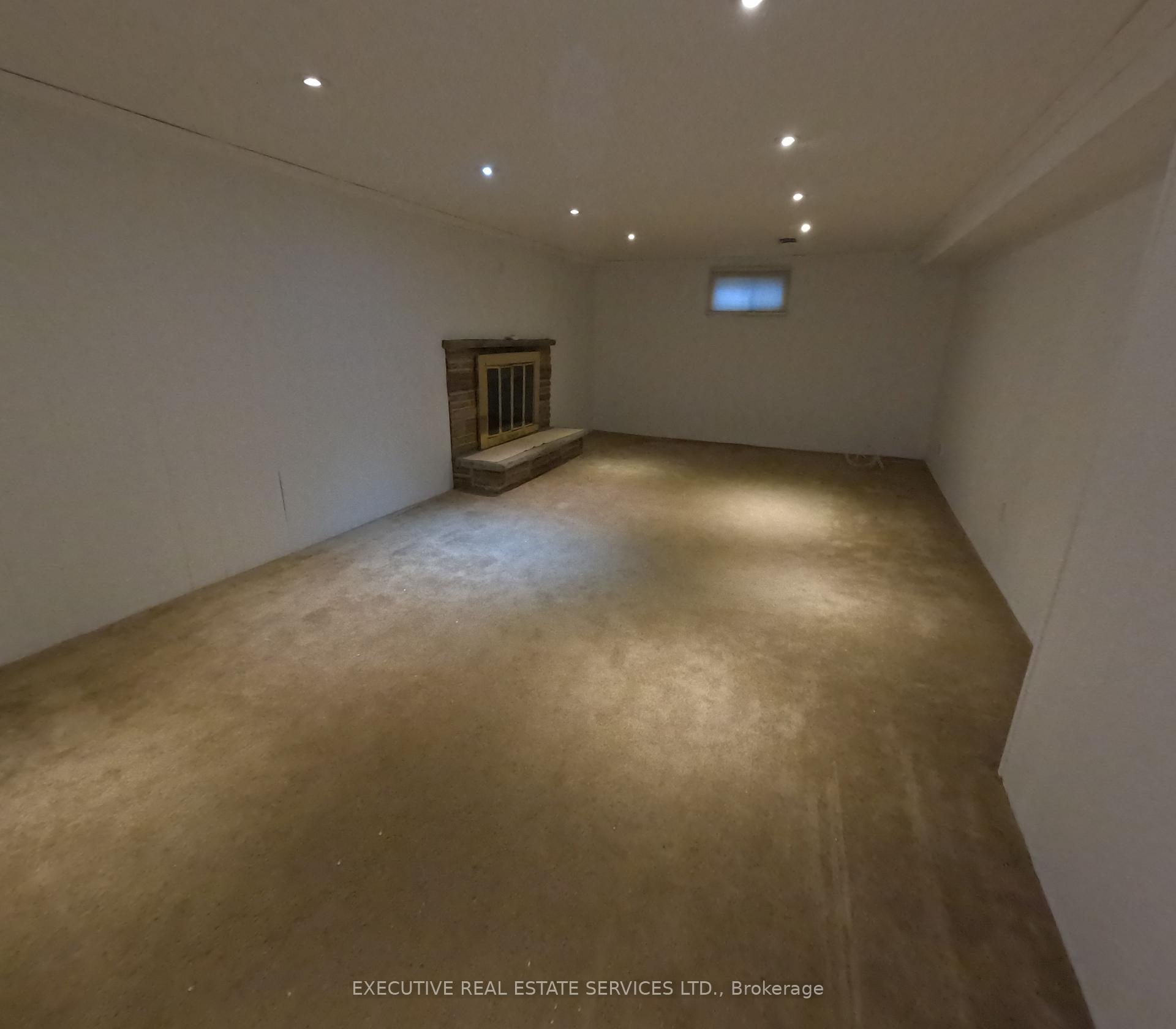 Photo 17 of 41 Ludgate Drive, Etobicoke, Rexdale-Kipling — HOMEH