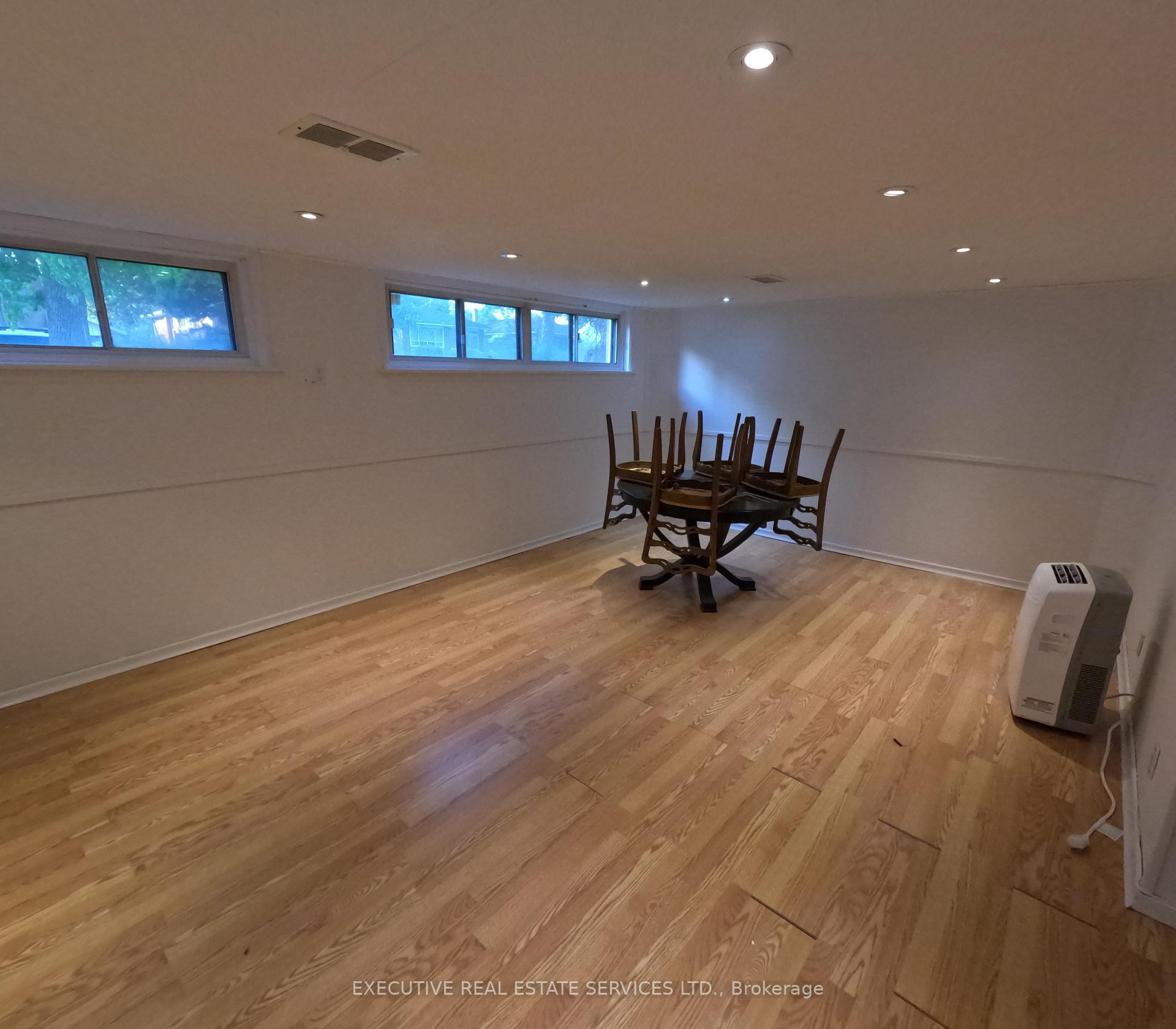 Photo 19 of 41 Ludgate Drive, Etobicoke, Rexdale-Kipling — HOMEH