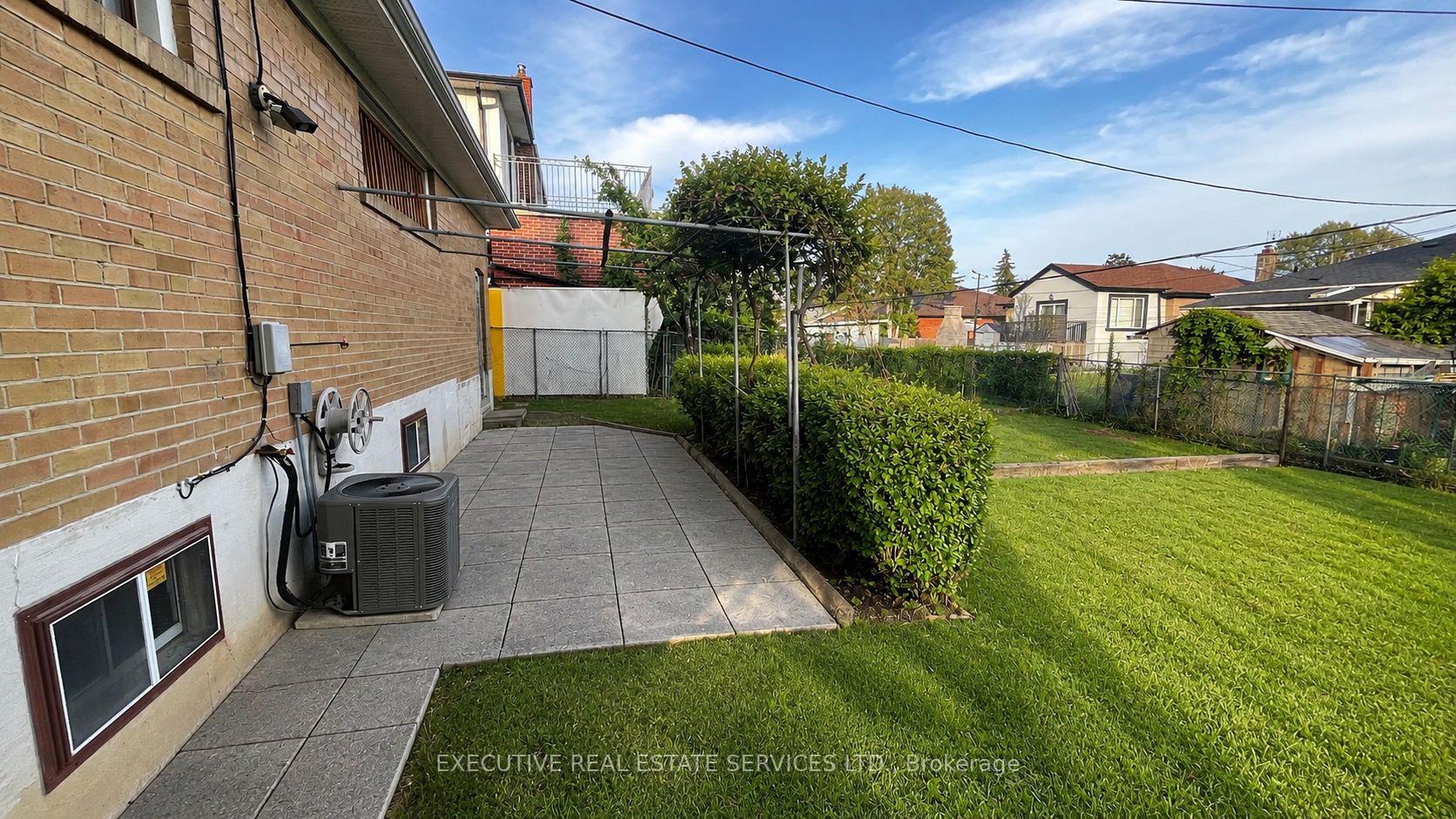 Photo 25 of 41 Ludgate Drive, Etobicoke, Rexdale-Kipling — HOMEH