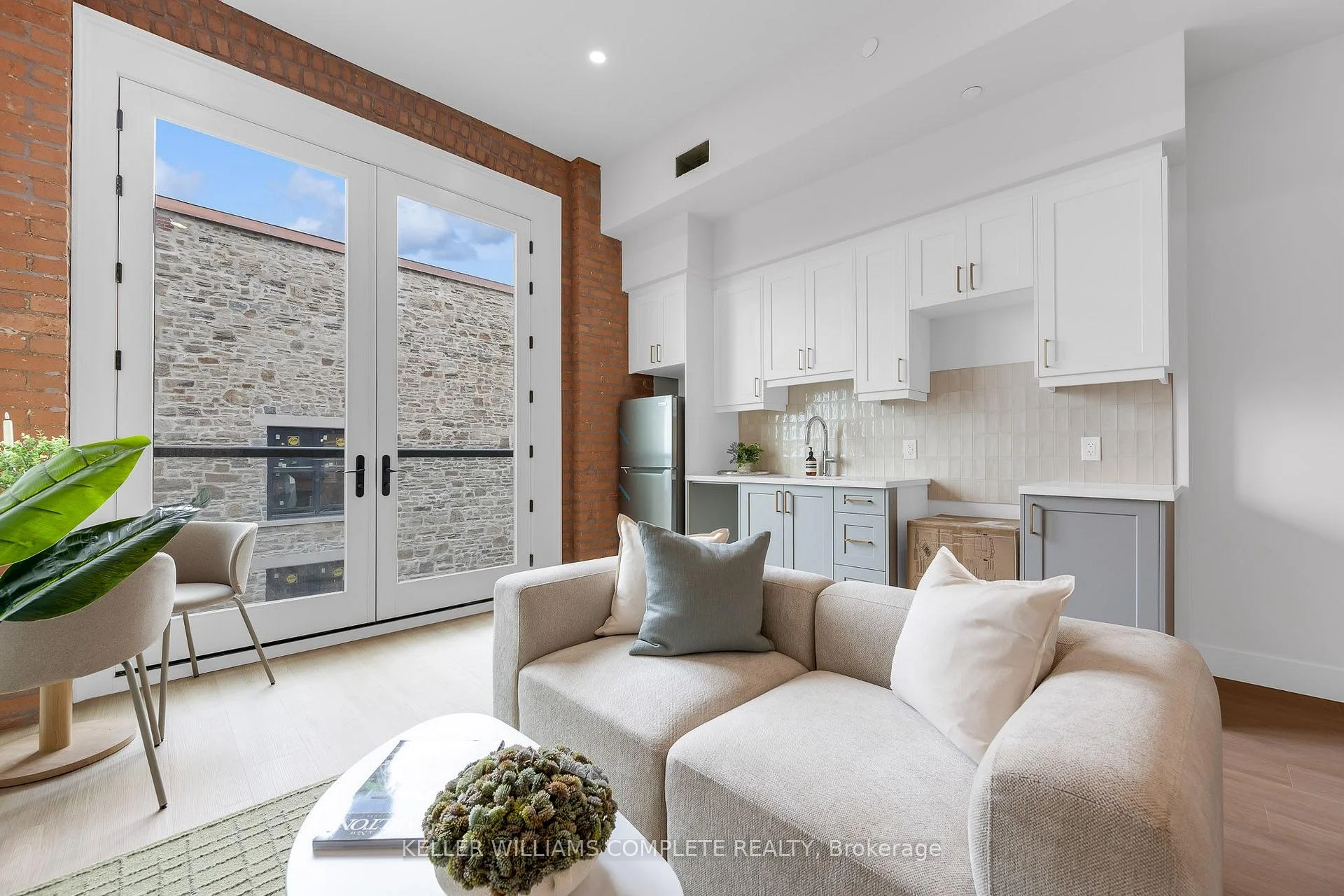 Photo 6 of Unit 404, 56 York Boulevard, Hamilton, Central — HOMEH
