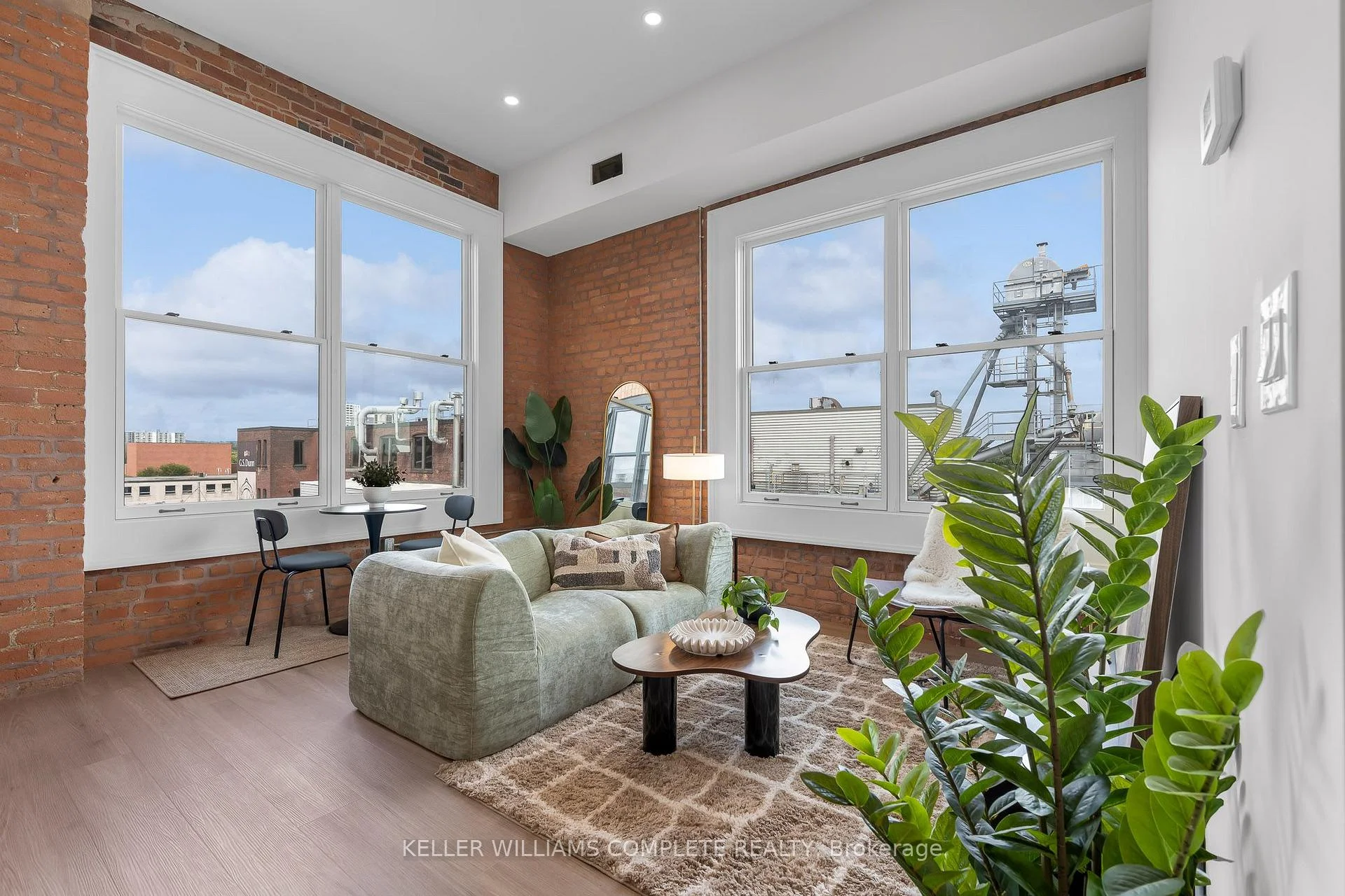 Photo of Unit 407, 56 York Boulevard
