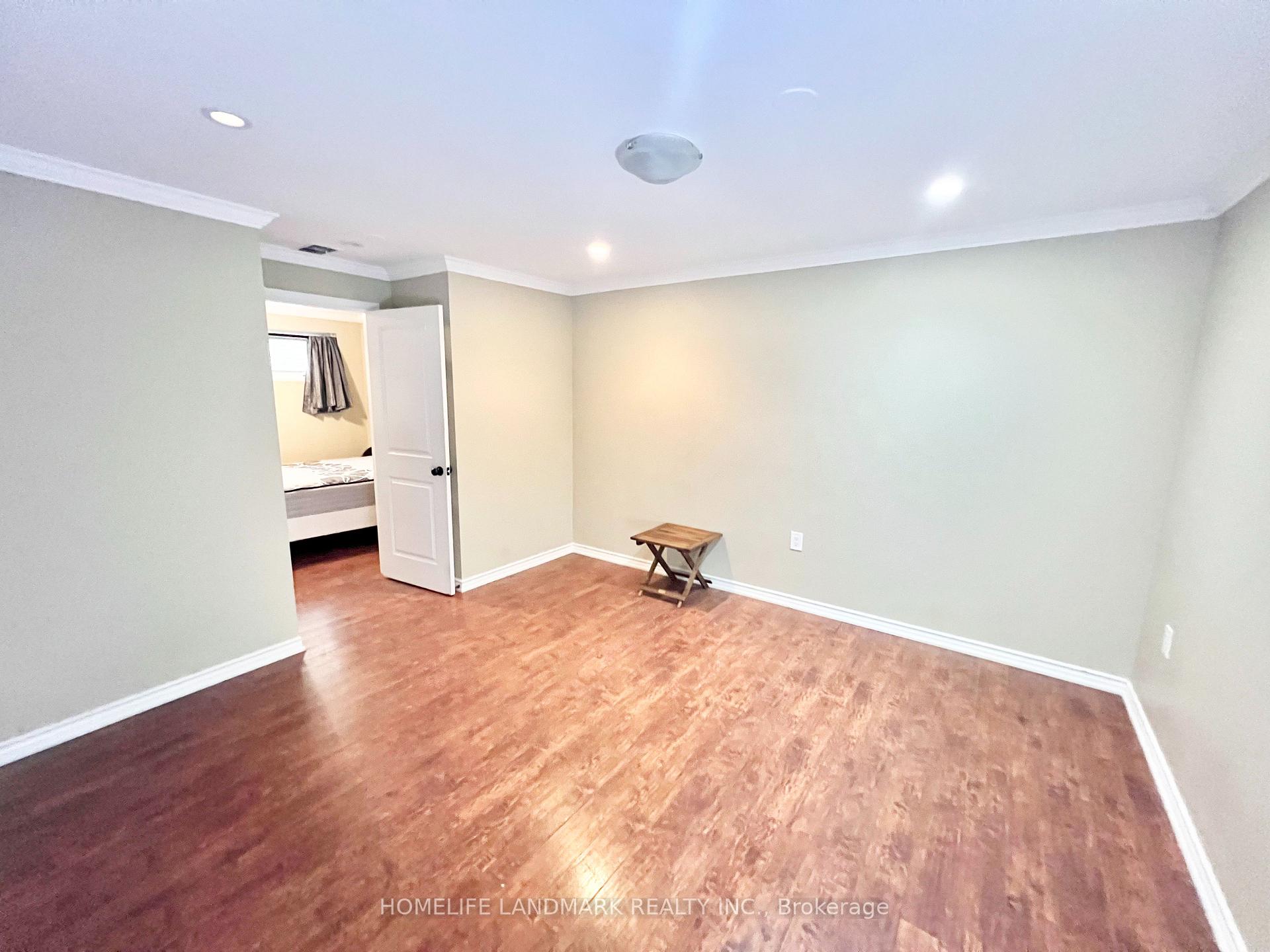 Photo 4 of 159 Cocksfield Avenue, North York, Bathurst Manor — HOMEH