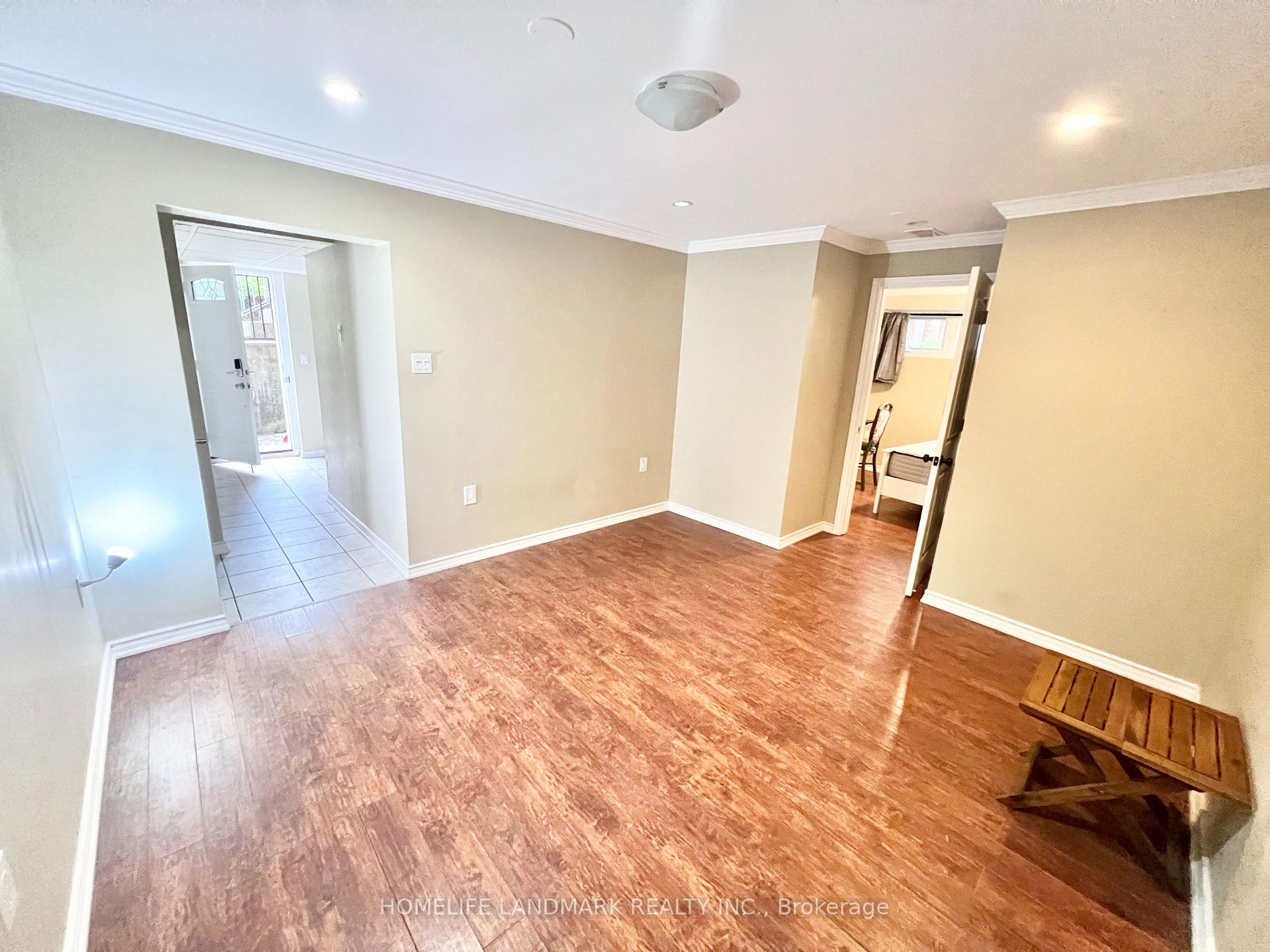 Photo 5 of 159 Cocksfield Avenue, North York, Bathurst Manor — HOMEH