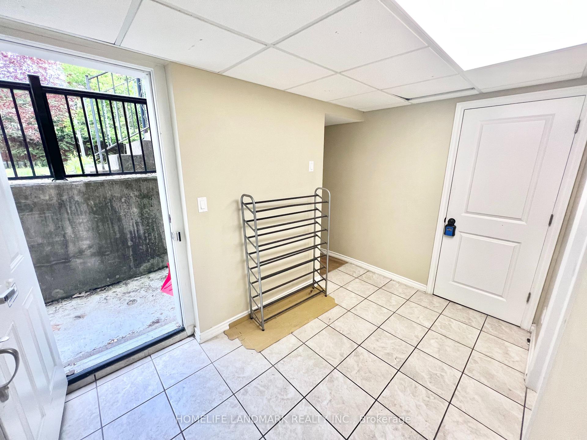 Photo 10 of 159 Cocksfield Avenue, North York, Bathurst Manor — HOMEH