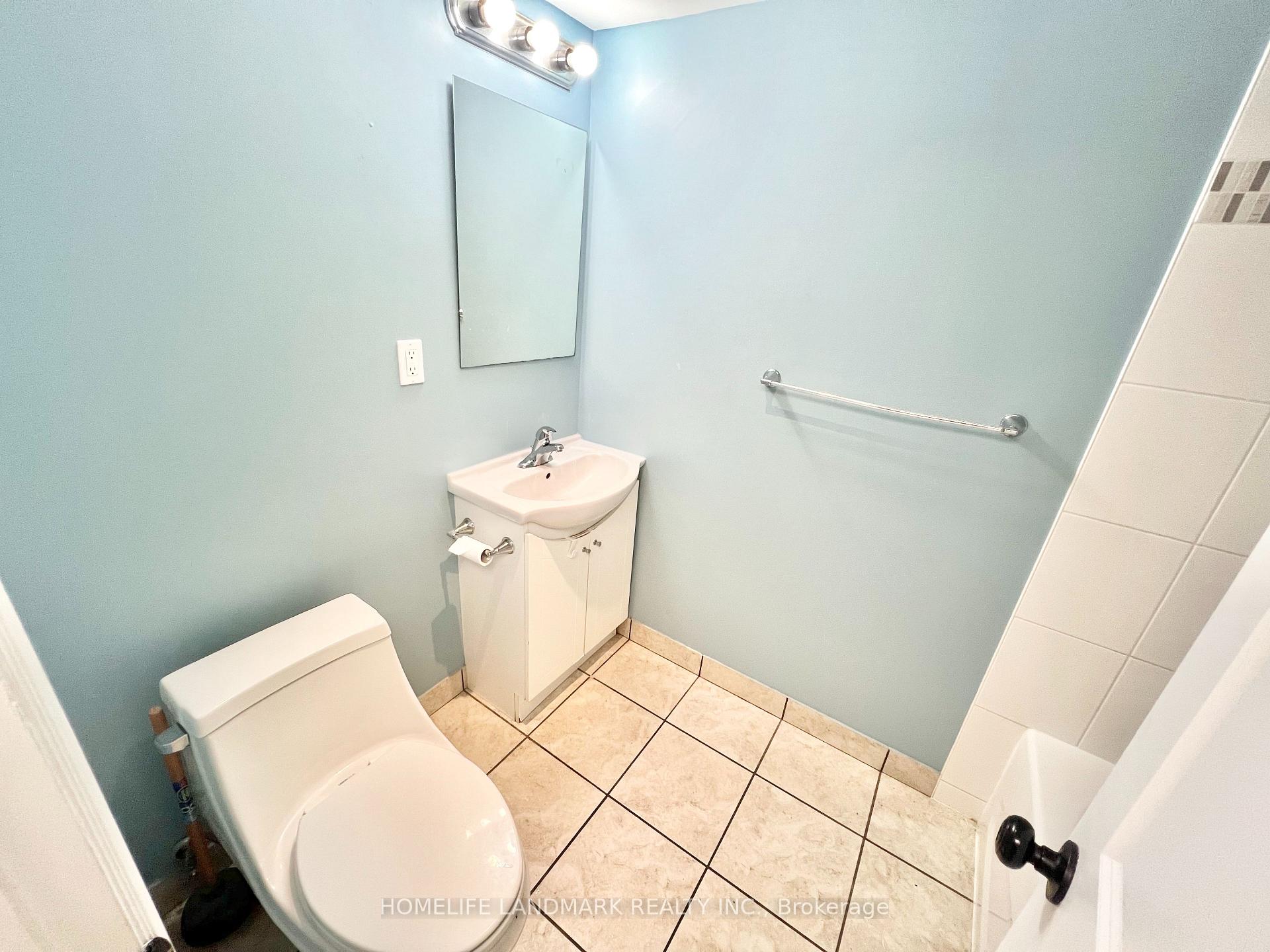 Photo 13 of 159 Cocksfield Avenue, North York, Bathurst Manor — HOMEH