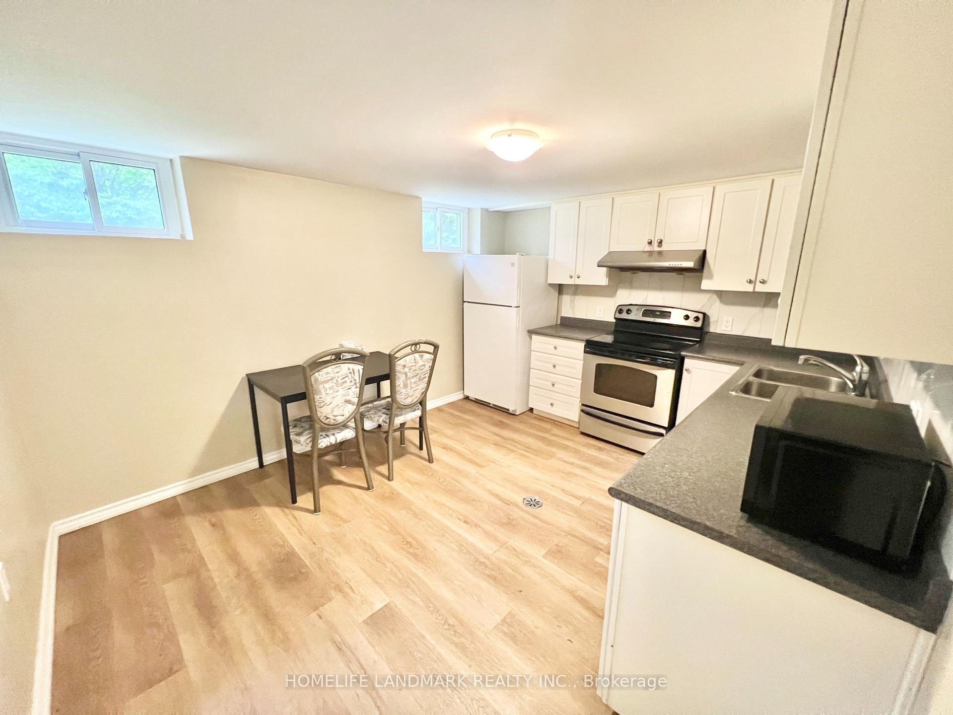 Photo 15 of 159 Cocksfield Avenue, North York, Bathurst Manor — HOMEH