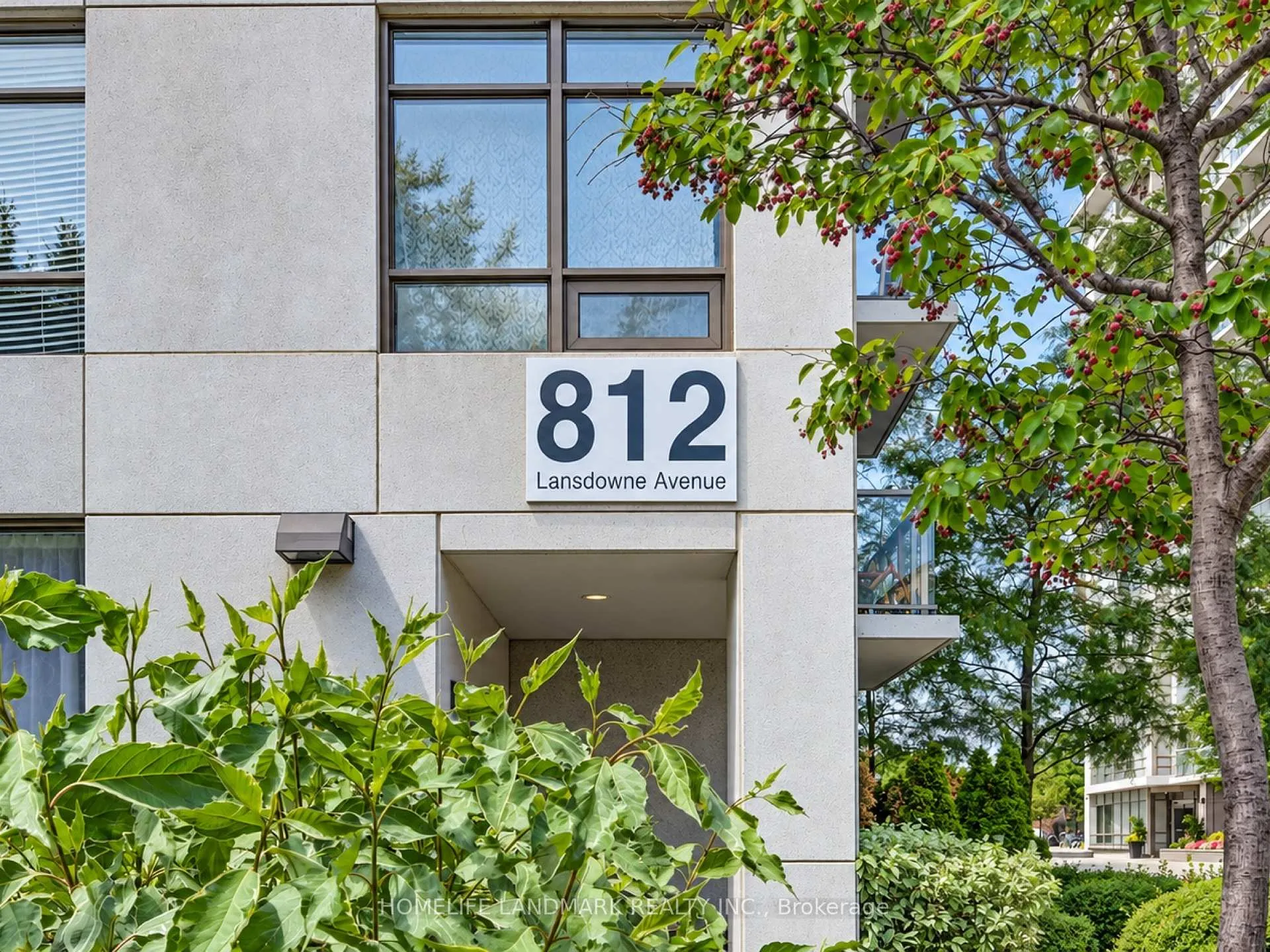 Photo 1 of Unit 619, 812 Lansdowne Avenue, Toronto, Dovercourt-Wallace Emerson-Junction — HOMEH