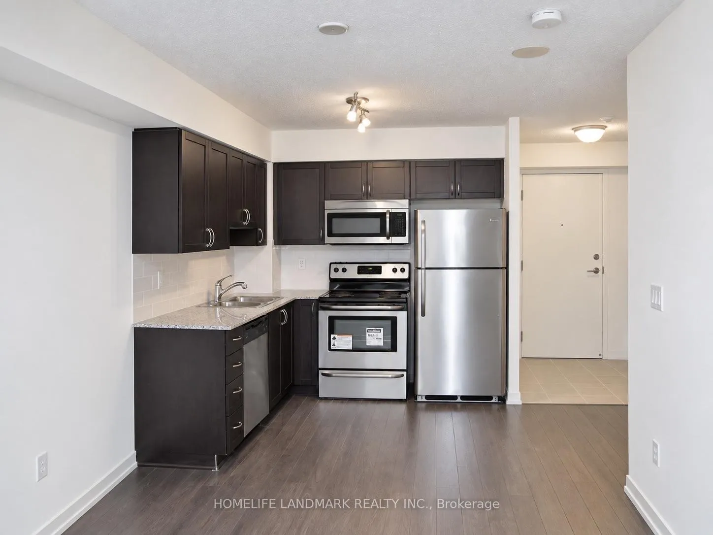 Photo 3 of Unit 619, 812 Lansdowne Avenue, Toronto, Dovercourt-Wallace Emerson-Junction — HOMEH