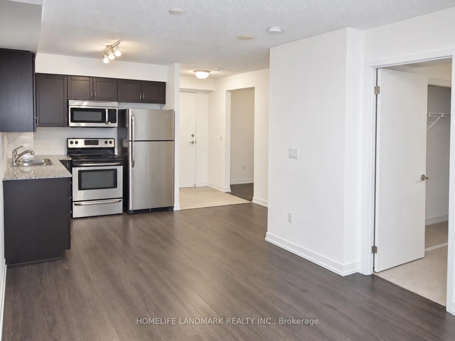 Photo 4 of Unit 619, 812 Lansdowne Avenue, Toronto, Dovercourt-Wallace Emerson-Junction — HOMEH