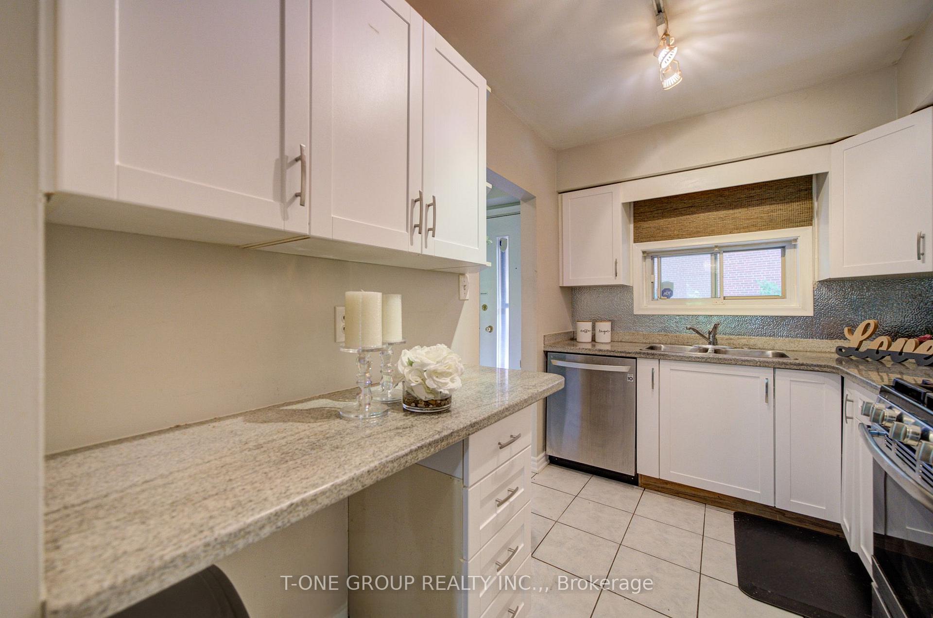 Photo 7 of Unit 94, 6 Esterbrooke Avenue, North York, Don Valley Village — HOMEH