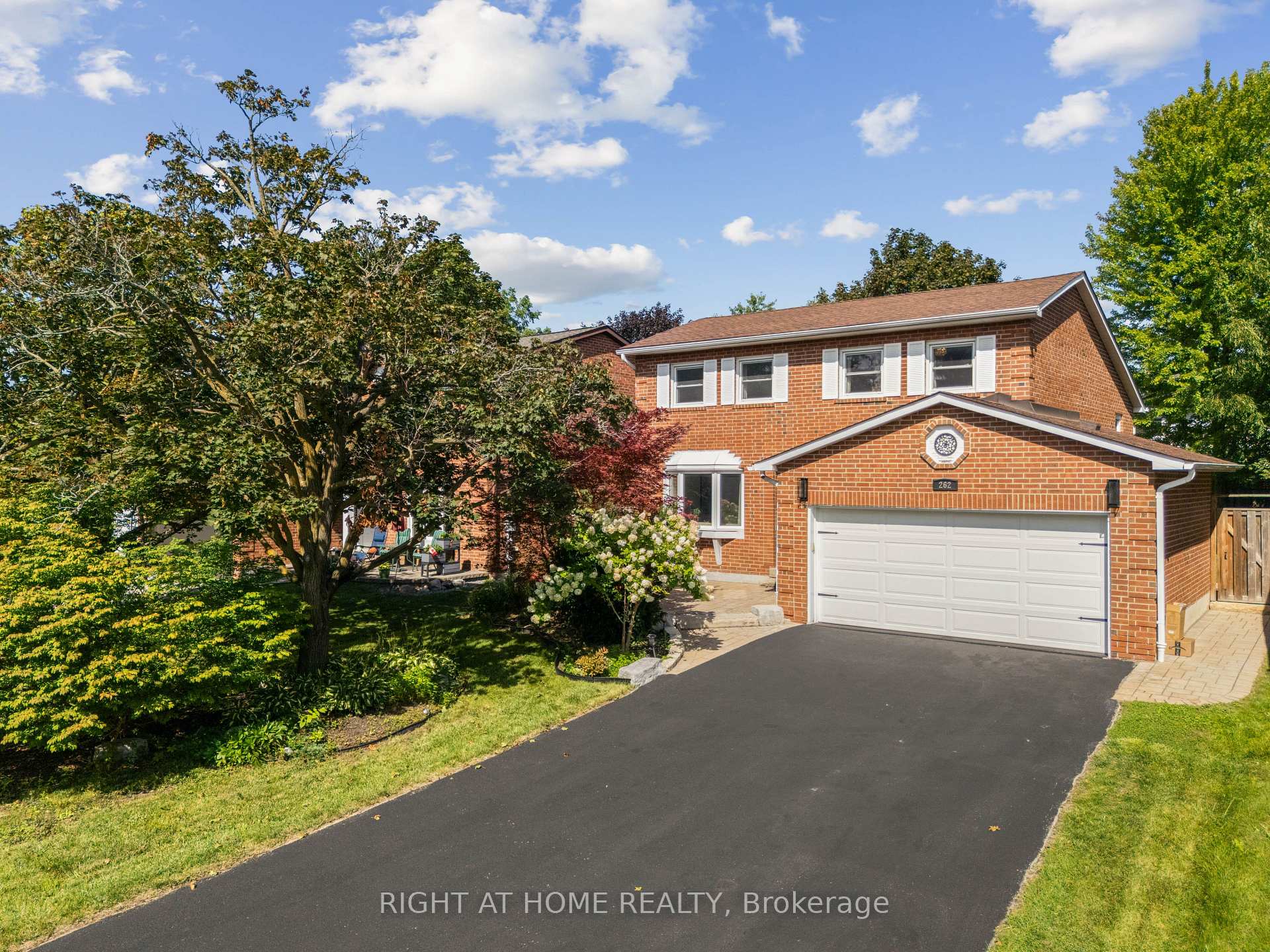 Photo of 262 Yorkshire Drive