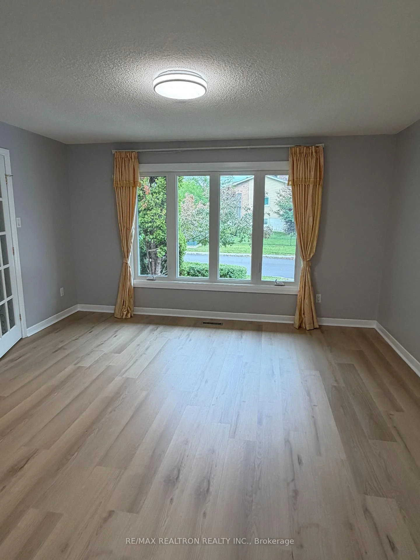 Photo 5 of Unit Main, 148 Grenbeck Drive, Scarborough, Milliken — HOMEH