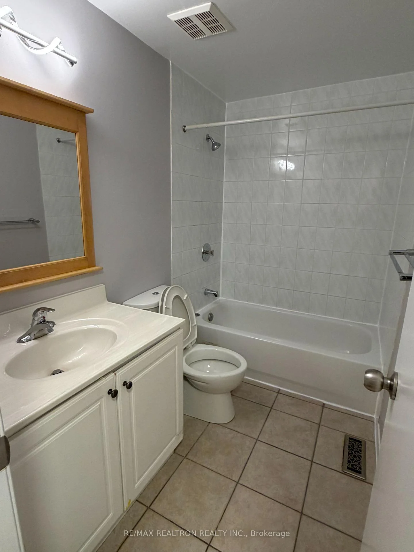 Photo 10 of Unit Main, 148 Grenbeck Drive, Scarborough, Milliken — HOMEH