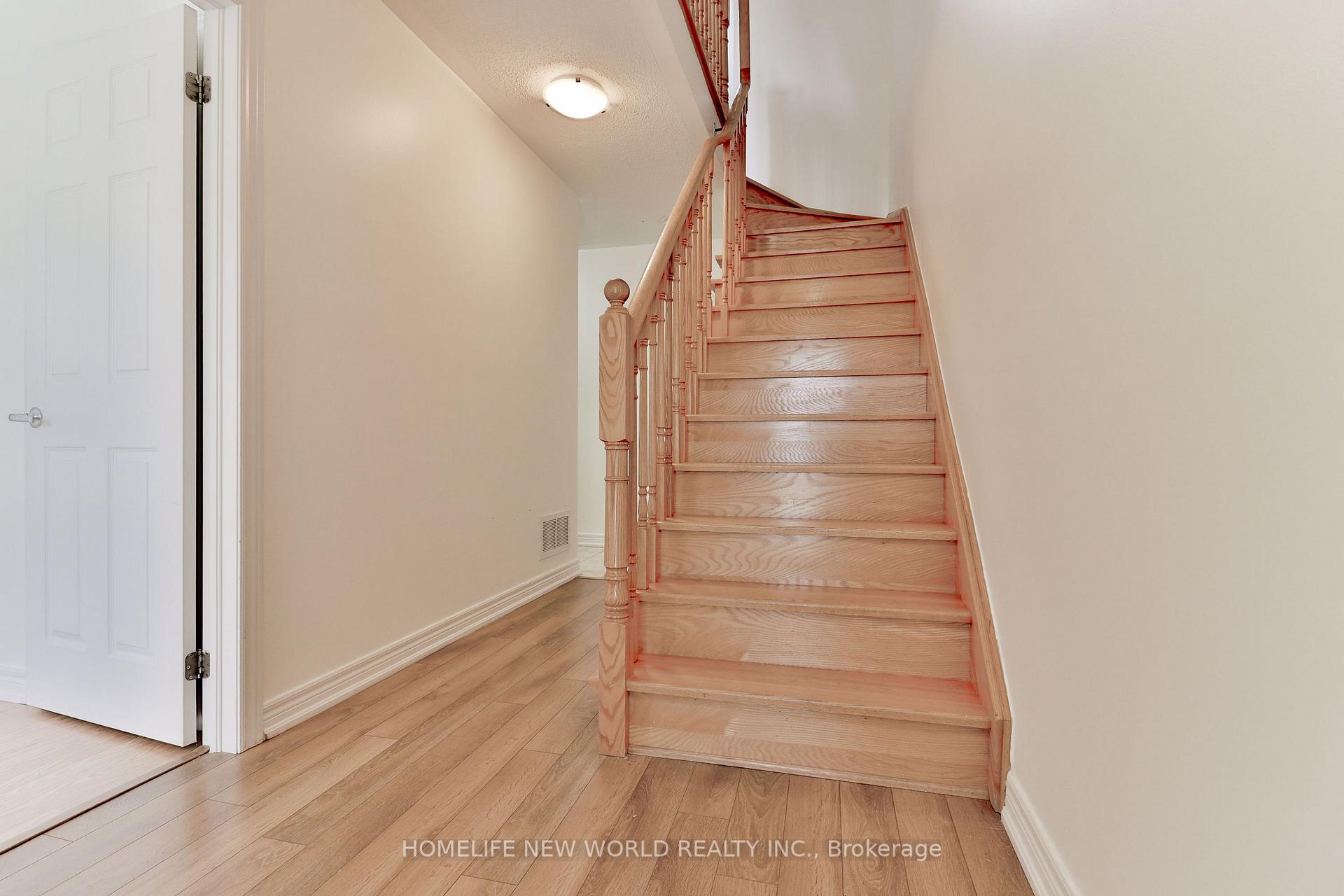 Photo 2 of 10004 McCowan Road, Markham, Berczy — HOMEH