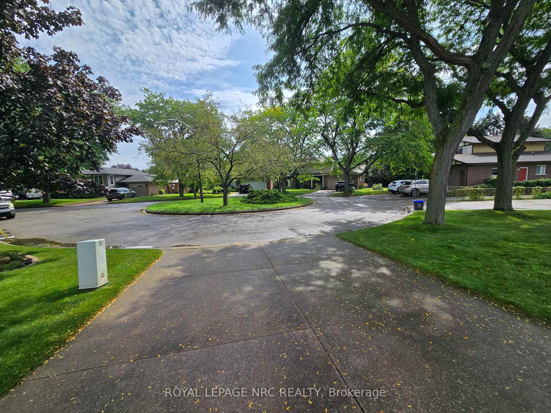 Photo 2 of 18 Deanna Crescent, St. Catharines, Martindale Pond — HOMEH
